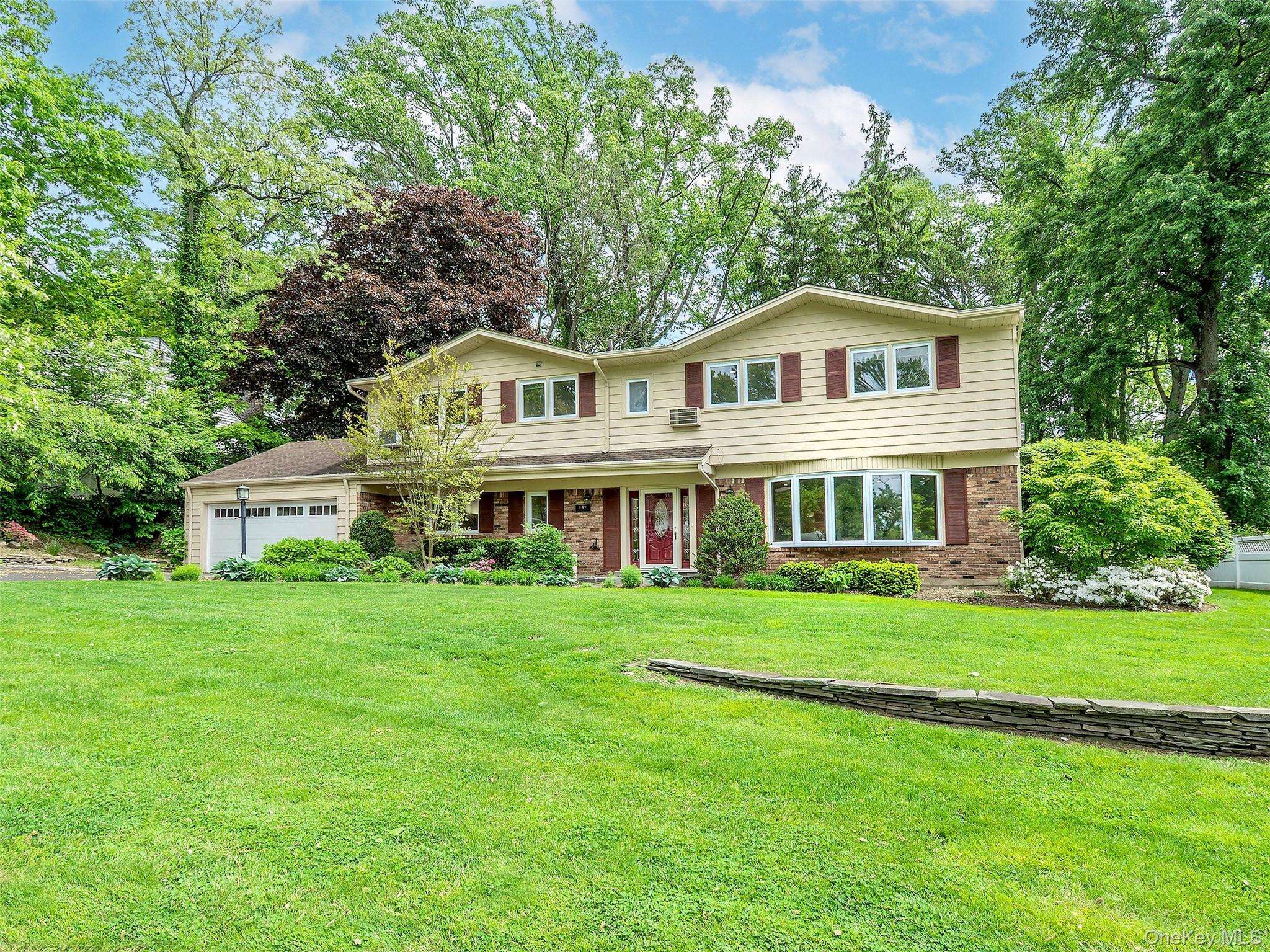 Casa de 4 Dormitorios en Venta en Manhasset - Nueva York - EE. UU. - 2