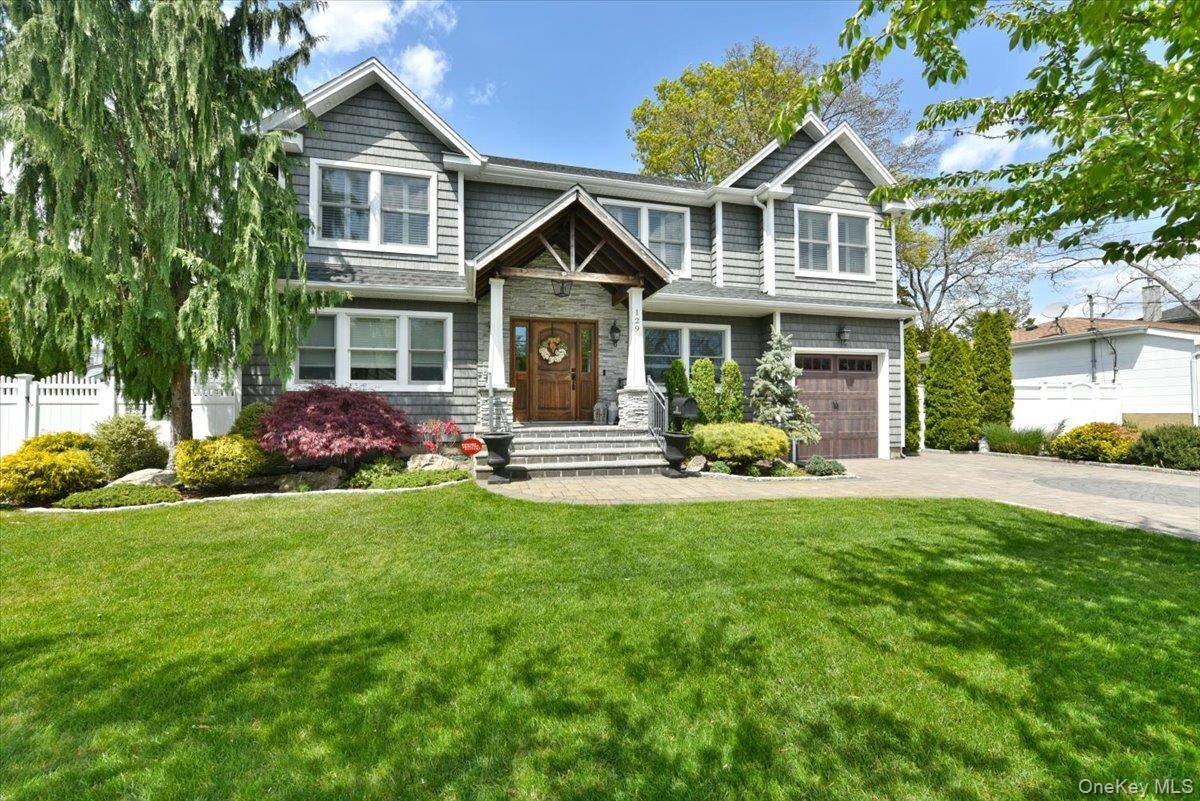 Casa de 4 Dormitorios en Venta en Massapequa - Nueva York - EE. UU. - 4