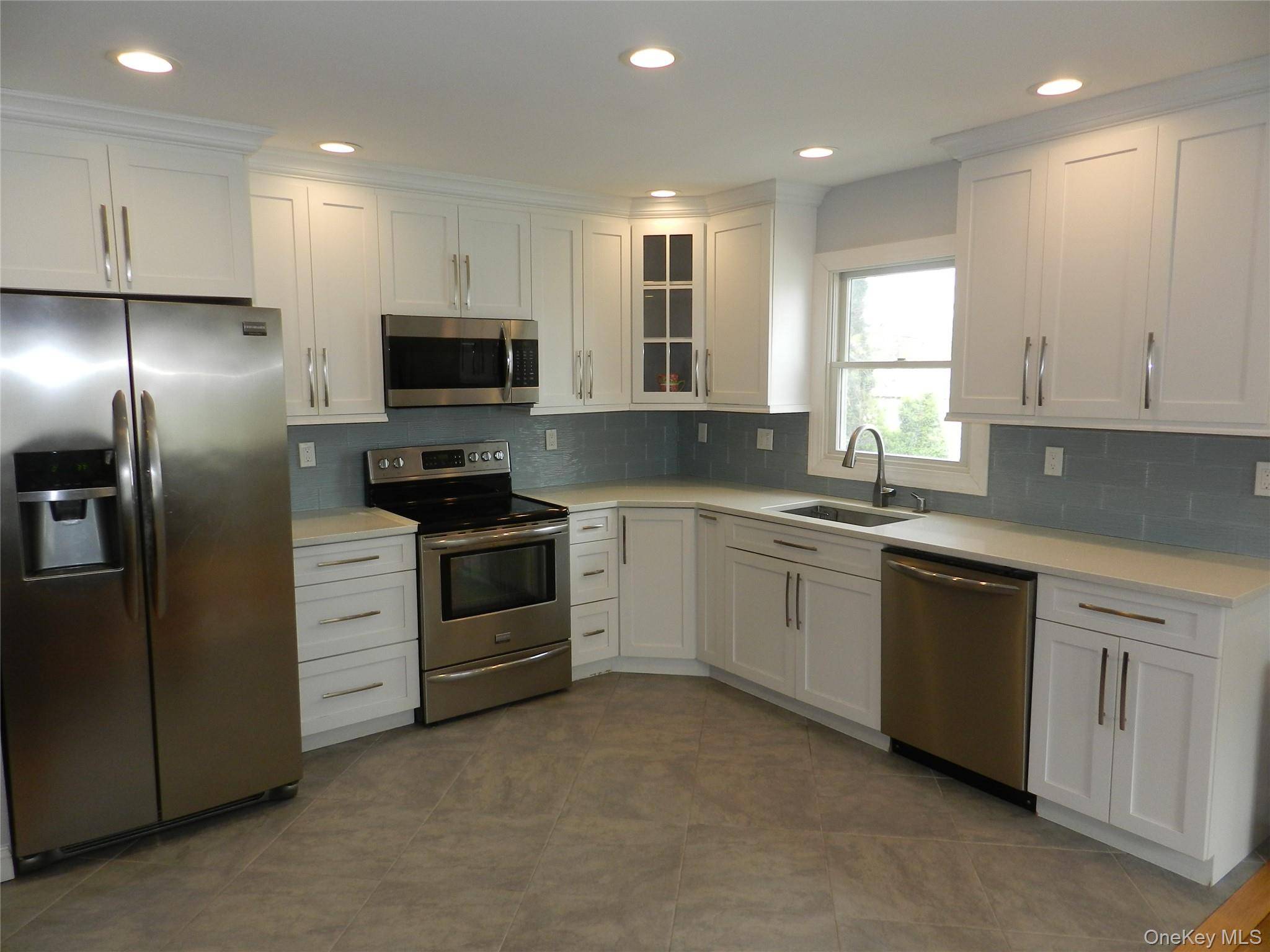 Casa de 4 Dormitorios en Venta en Massapequa - Nueva York - EE. UU. - 2