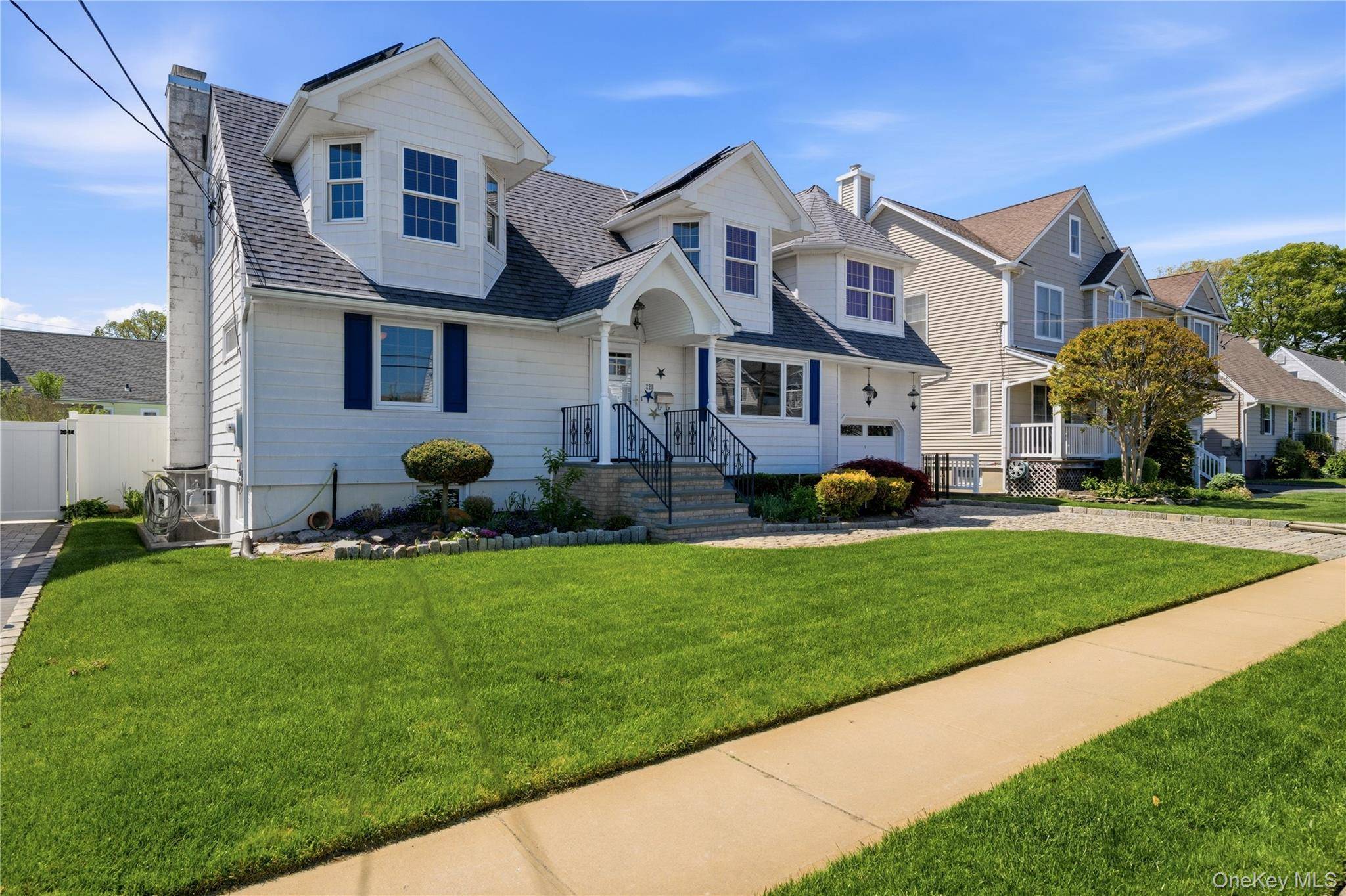 Casa com 4 Quartos à Venda em Massapequa Park - Nova Iorque - EUA - 2