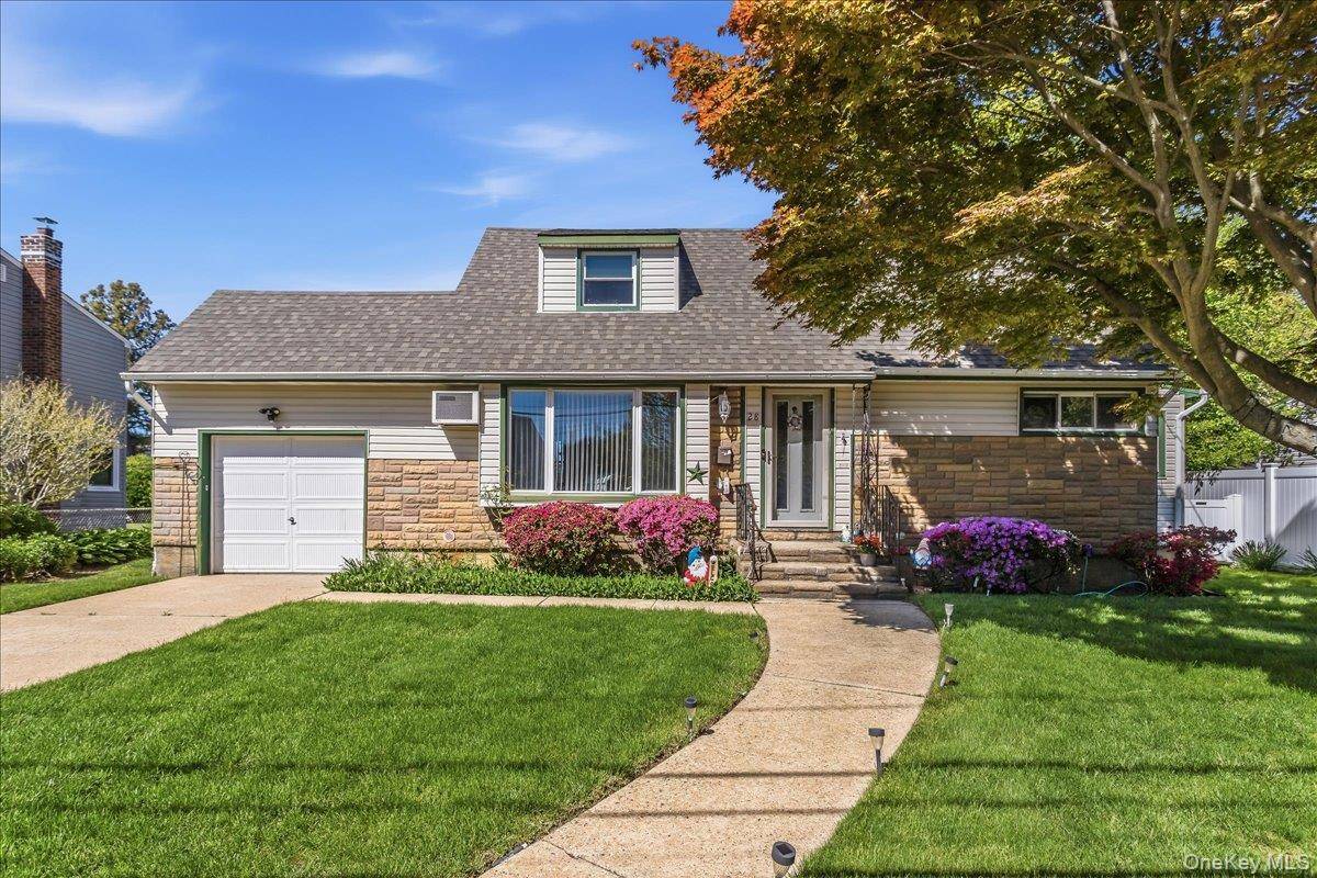 Casa com 4 Quartos à Venda em Massapequa Park - Nova Iorque - EUA - 1