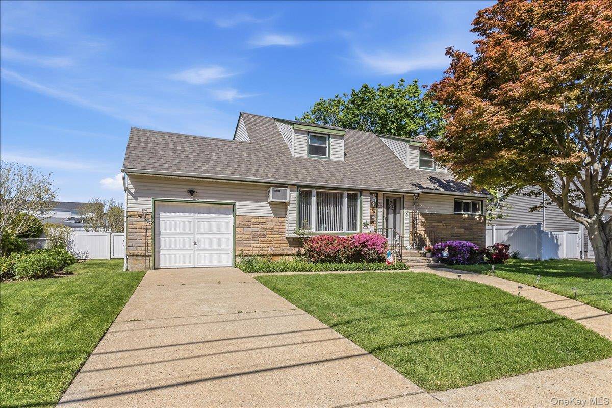 Casa com 4 Quartos à Venda em Massapequa Park - Nova Iorque - EUA - 2