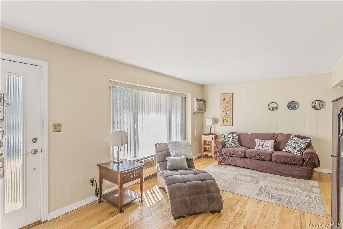 Casa com 4 Quartos à Venda em Massapequa Park - Nova Iorque - EUA - 4