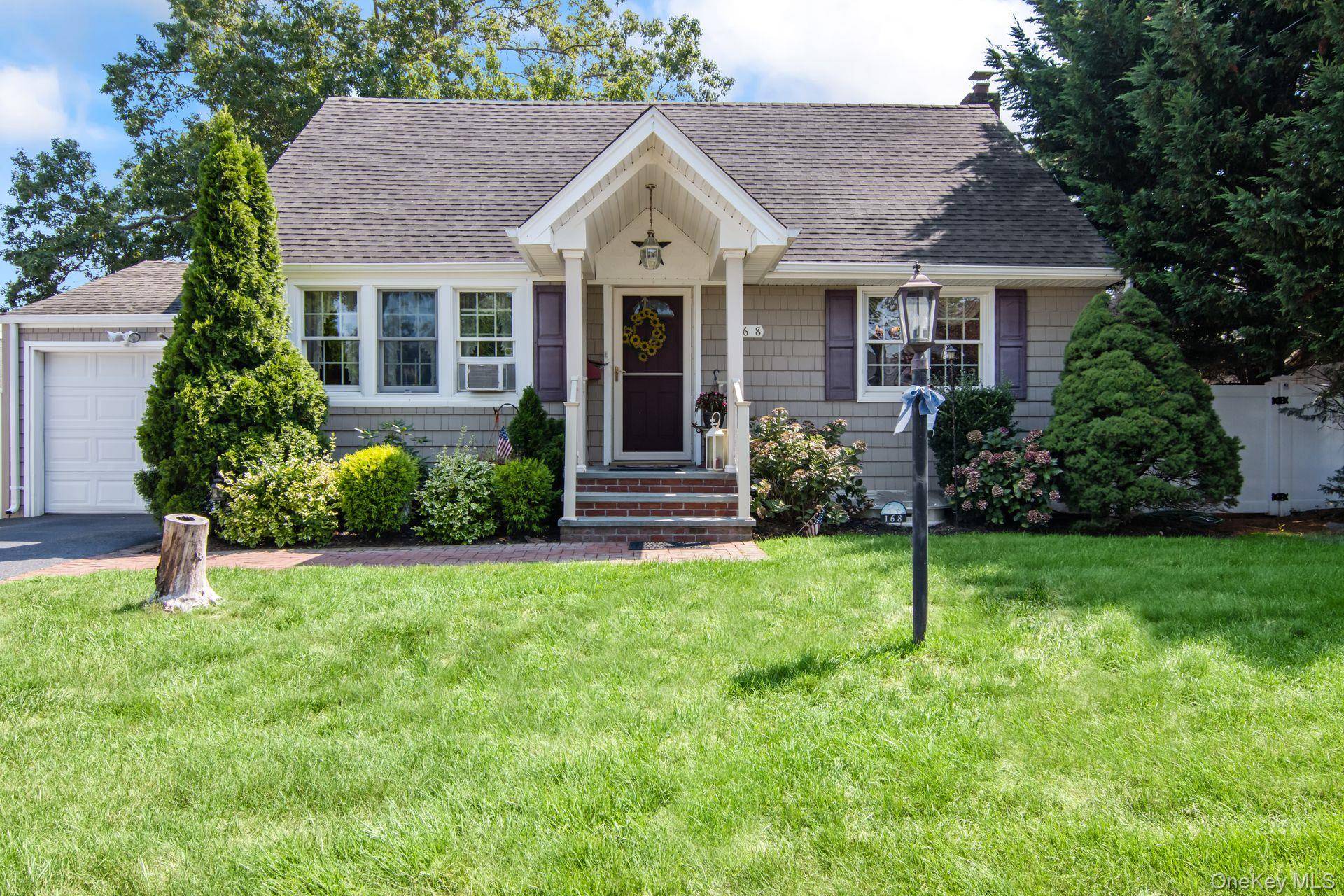 Casa com 4 Quartos à Venda em Massapequa Park - Nova Iorque - EUA - 1