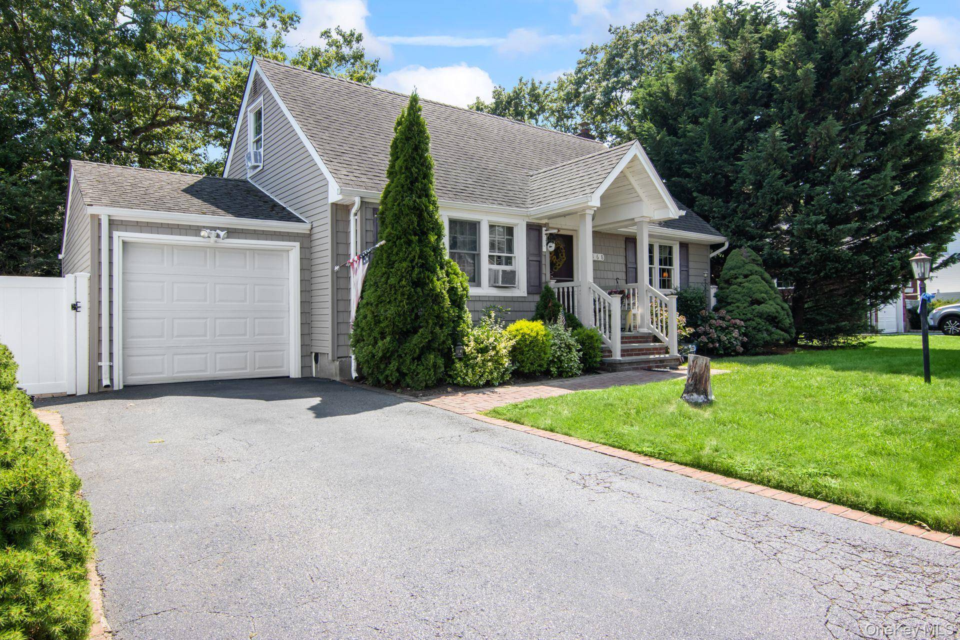 Casa com 4 Quartos à Venda em Massapequa Park - Nova Iorque - EUA - 2