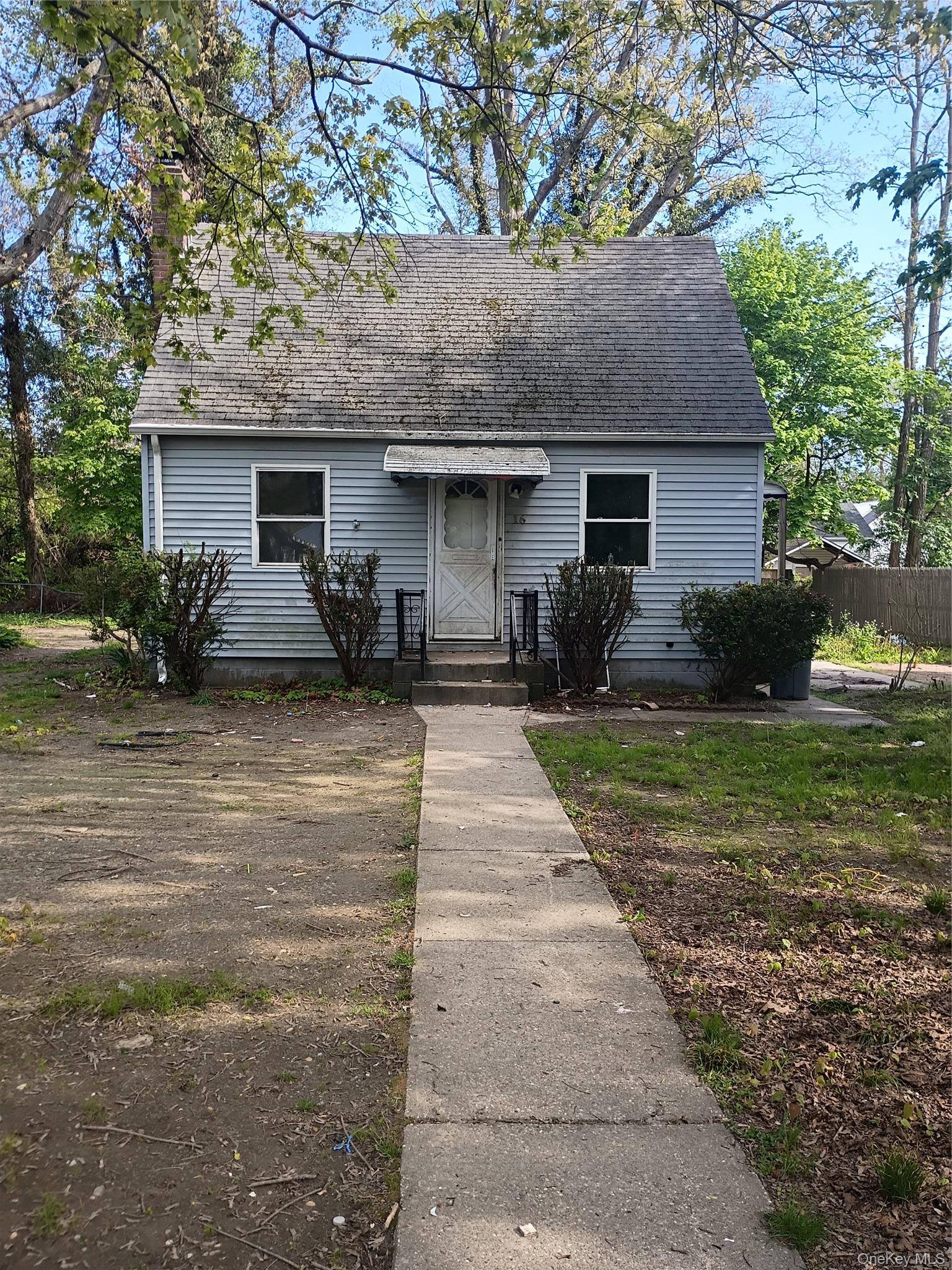 Casa com 4 Quartos à Venda em Mastic Beach - Nova Iorque - EUA - 1