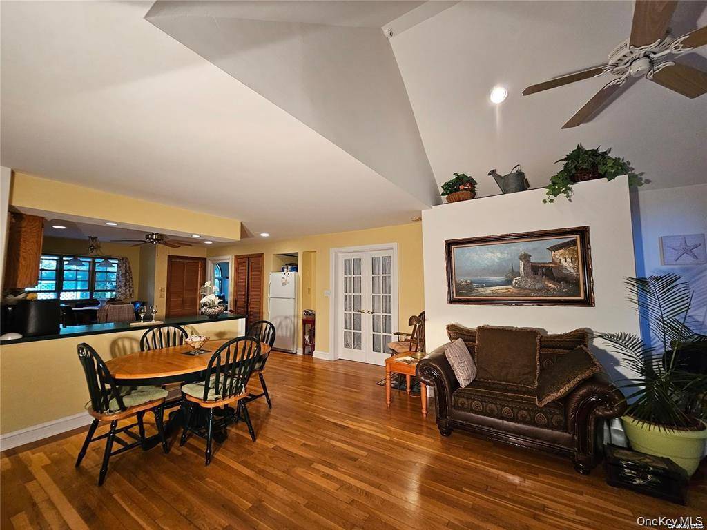 4 Bedroom Home for Sale in Mastic Beach - New York - USA - 5