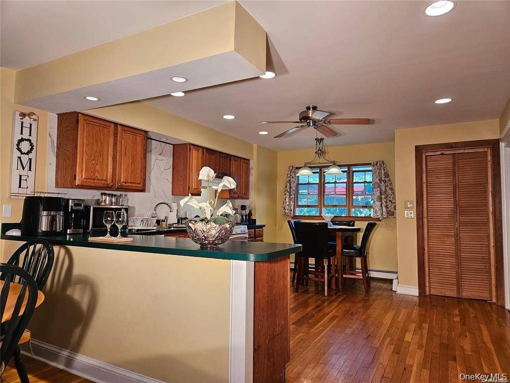 4 Bedroom Home for Sale in Mastic Beach - New York - USA - 6