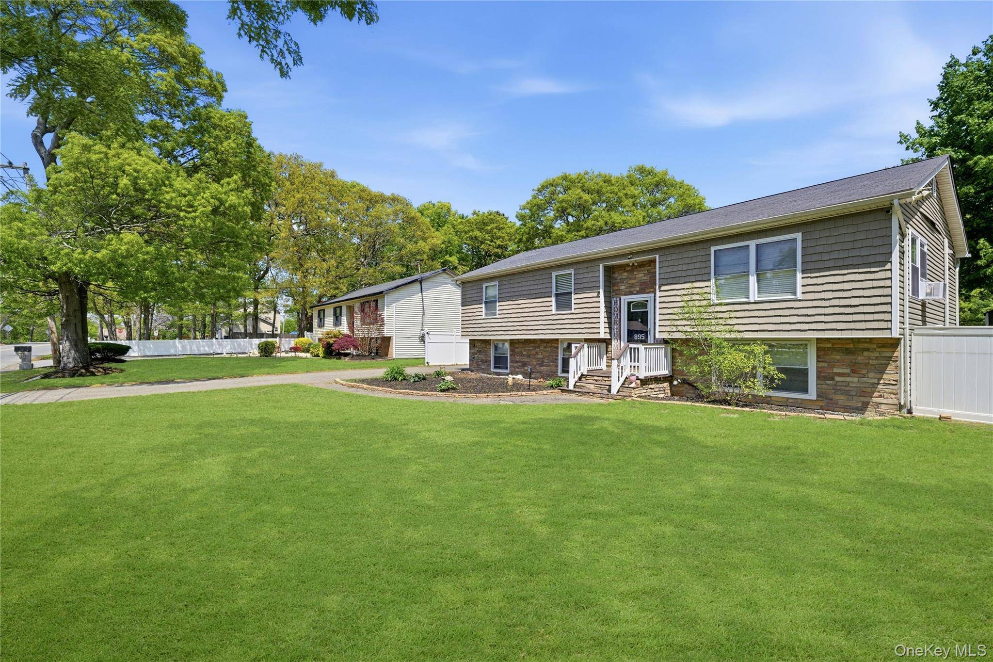 Casa de 4 Dormitorios en Venta en Medford - Nueva York - EE. UU. - 4