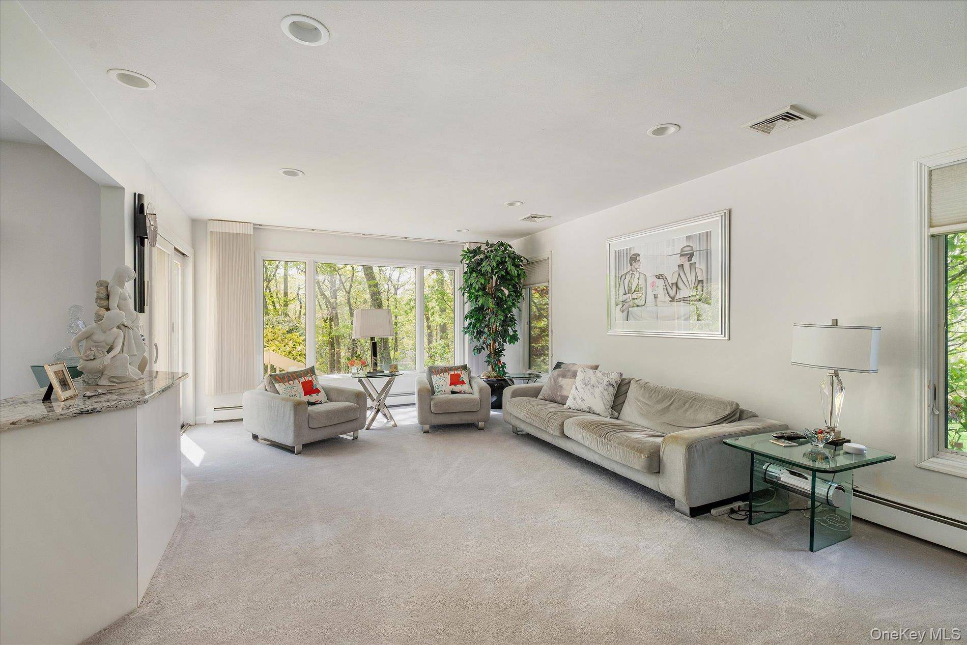 4 Bedroom Home for Sale in Melville - New York - USA - 6