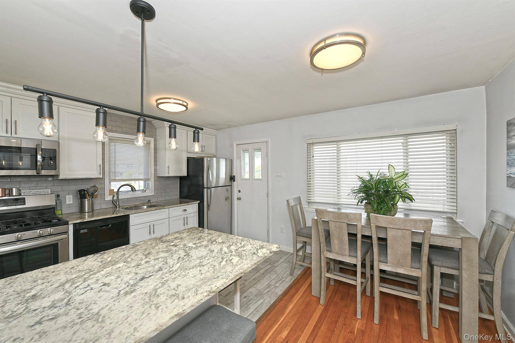 Casa com 4 Quartos à Venda em Merrick - Nova Iorque - EUA - 8