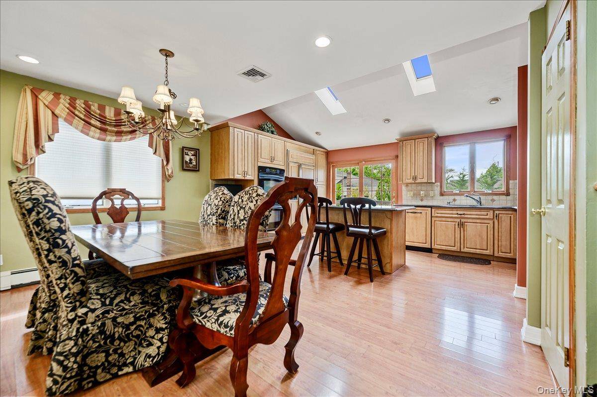 Casa de 4 Dormitorios en Venta en Merrick - Nueva York - EE. UU. - 4