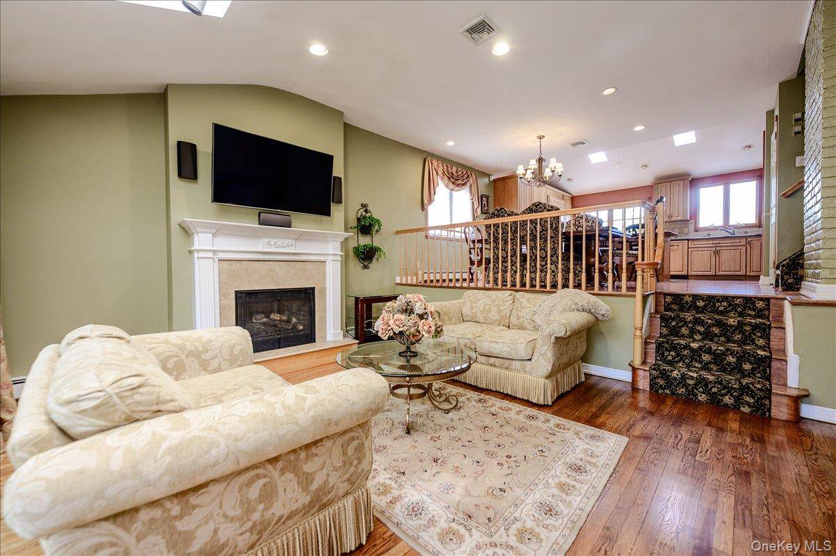 Casa de 4 Dormitorios en Venta en Merrick - Nueva York - EE. UU. - 6