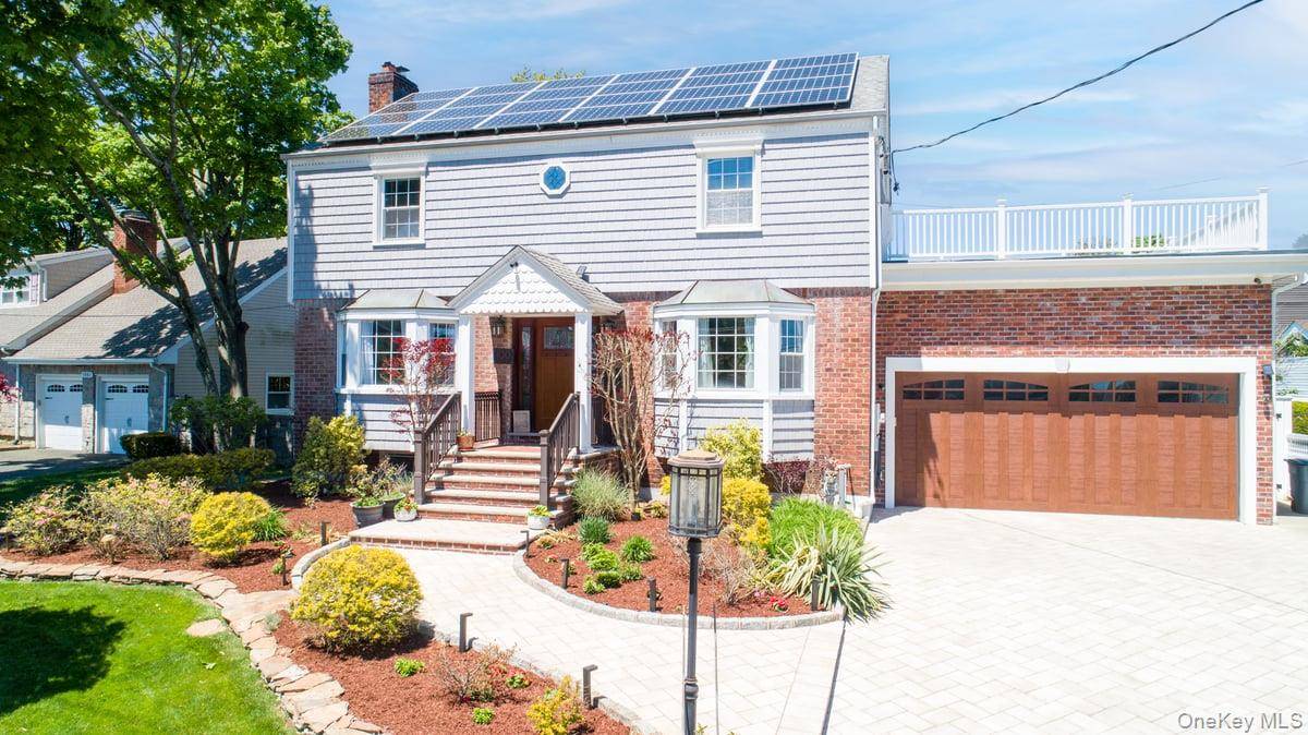 Casa com 4 Quartos à Venda em Merrick - Nova Iorque - EUA - 1