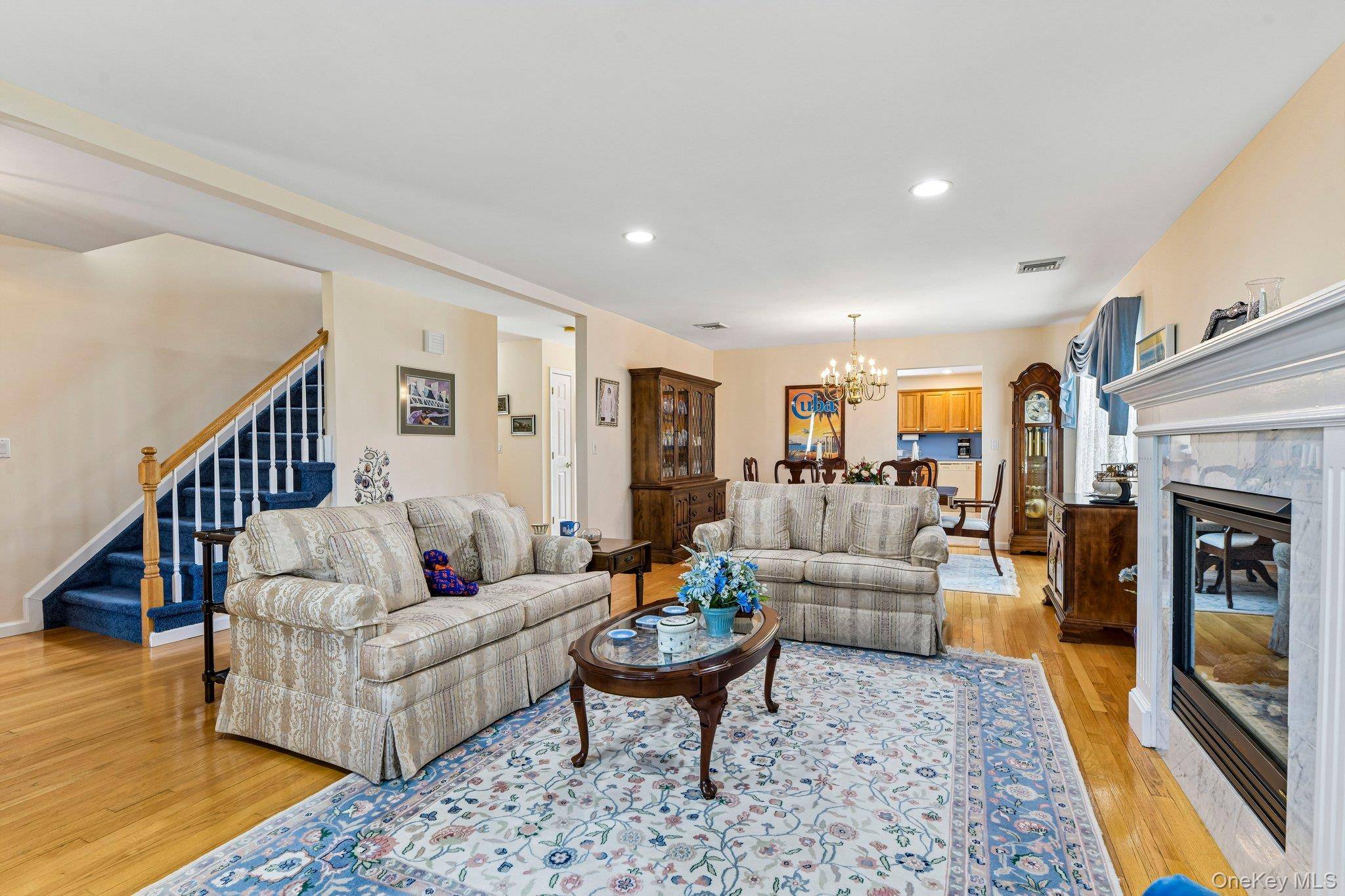 Casa de 4 Dormitorios en Venta en Merrick - Nueva York - EE. UU. - 6