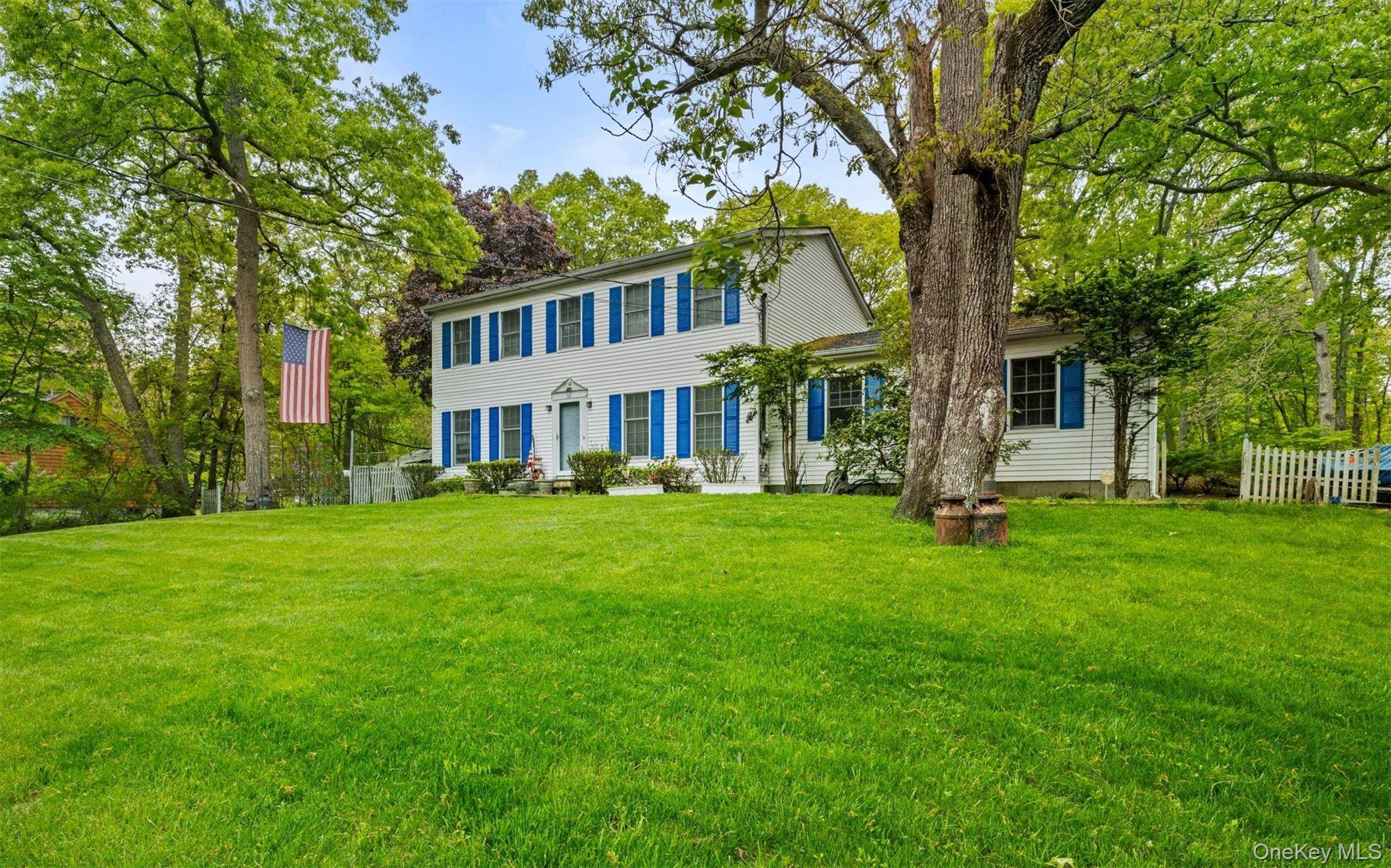 4 Bedroom Home for Sale in Middle Island - New York - USA - 2