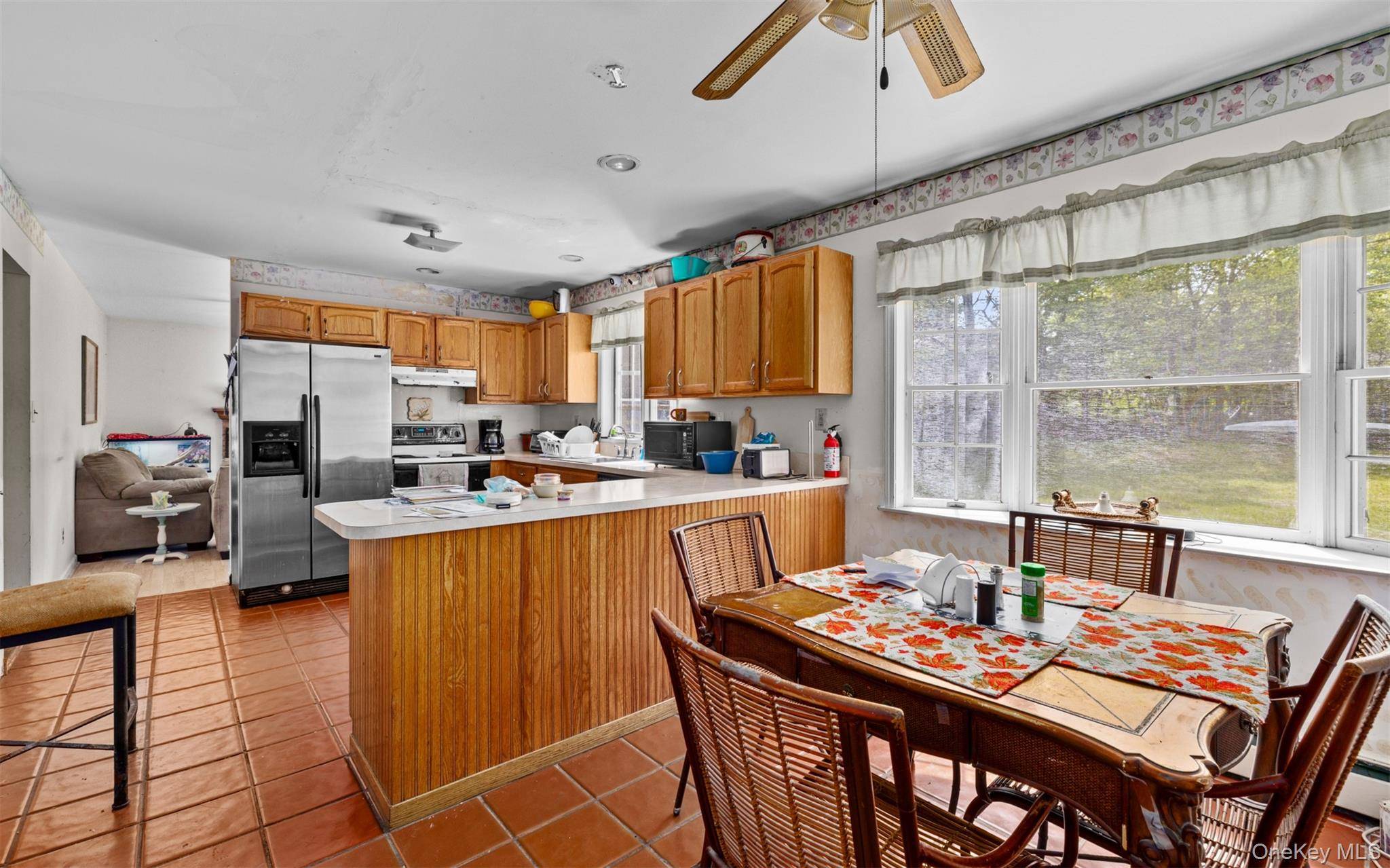 4 Bedroom Home for Sale in Middle Island - New York - USA - 8