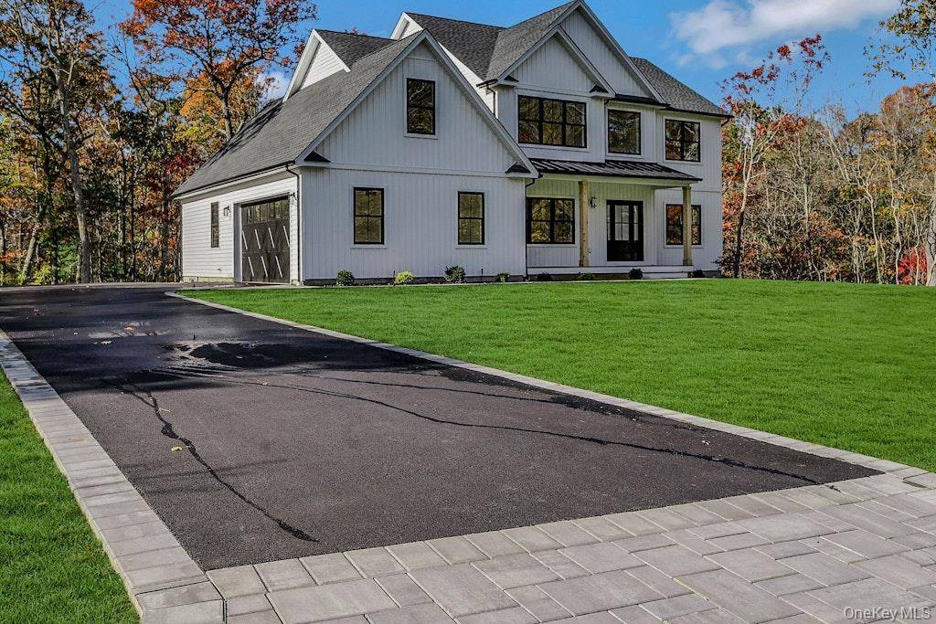 4 Bedroom Home for Sale in Middle Island - New York - USA - 2