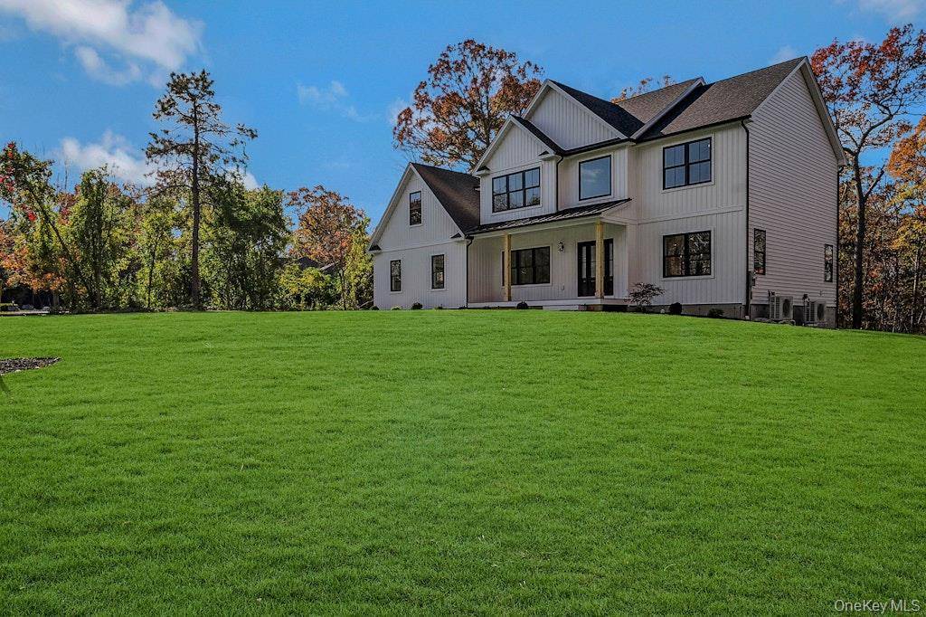 4 Bedroom Home for Sale in Middle Island - New York - USA - 4