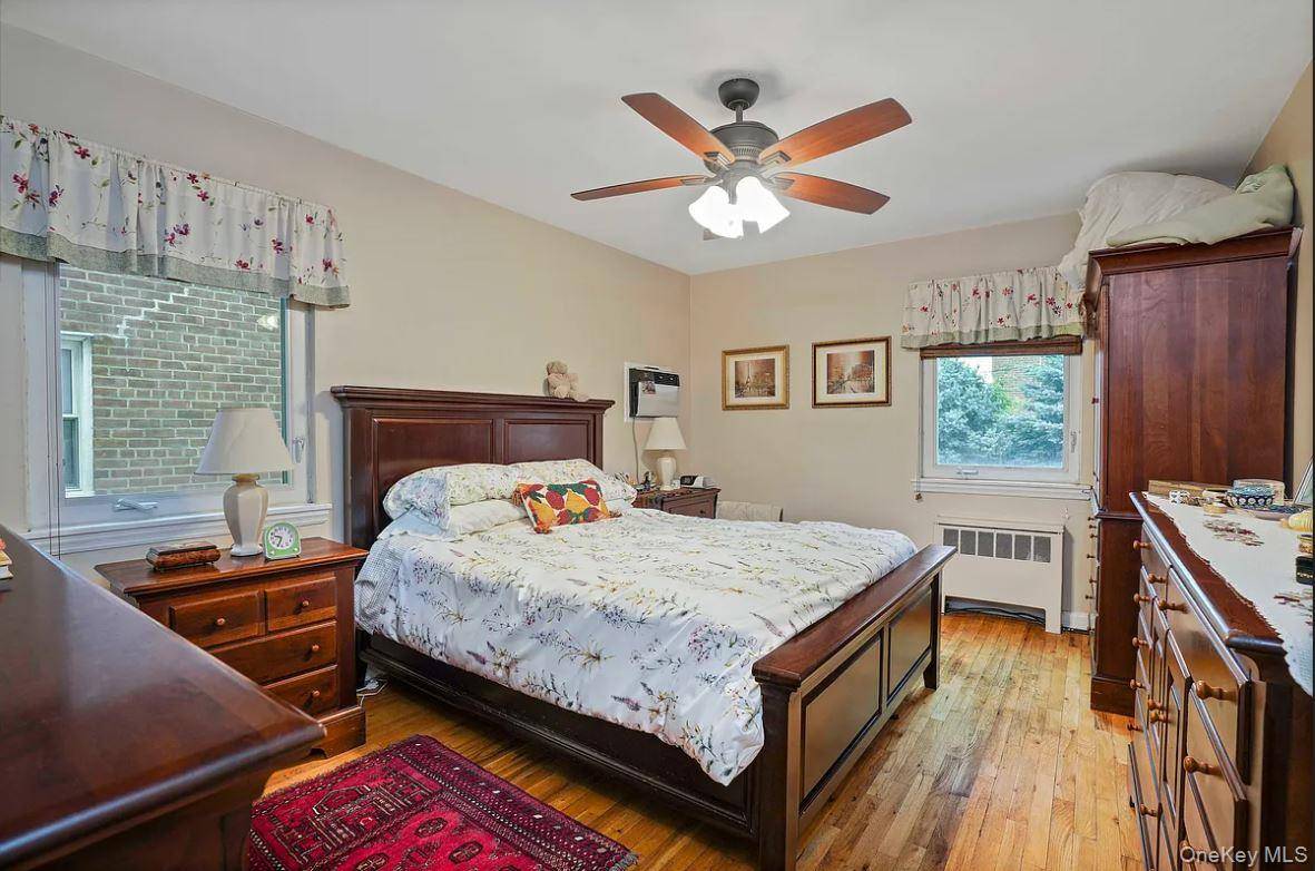 Casa com 4 Quartos à Venda em Middle Village - Nova Iorque - EUA - 8