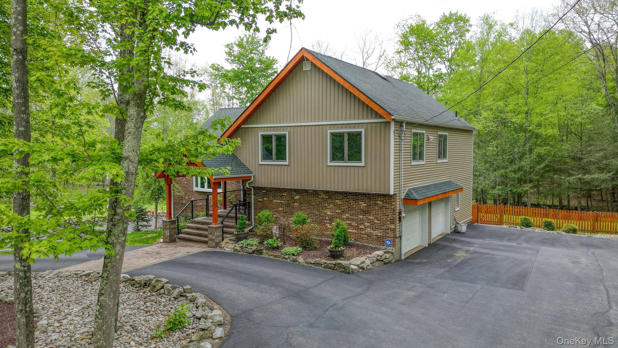 4 Bedroom Home for Sale in Middletown - New York - USA - 1