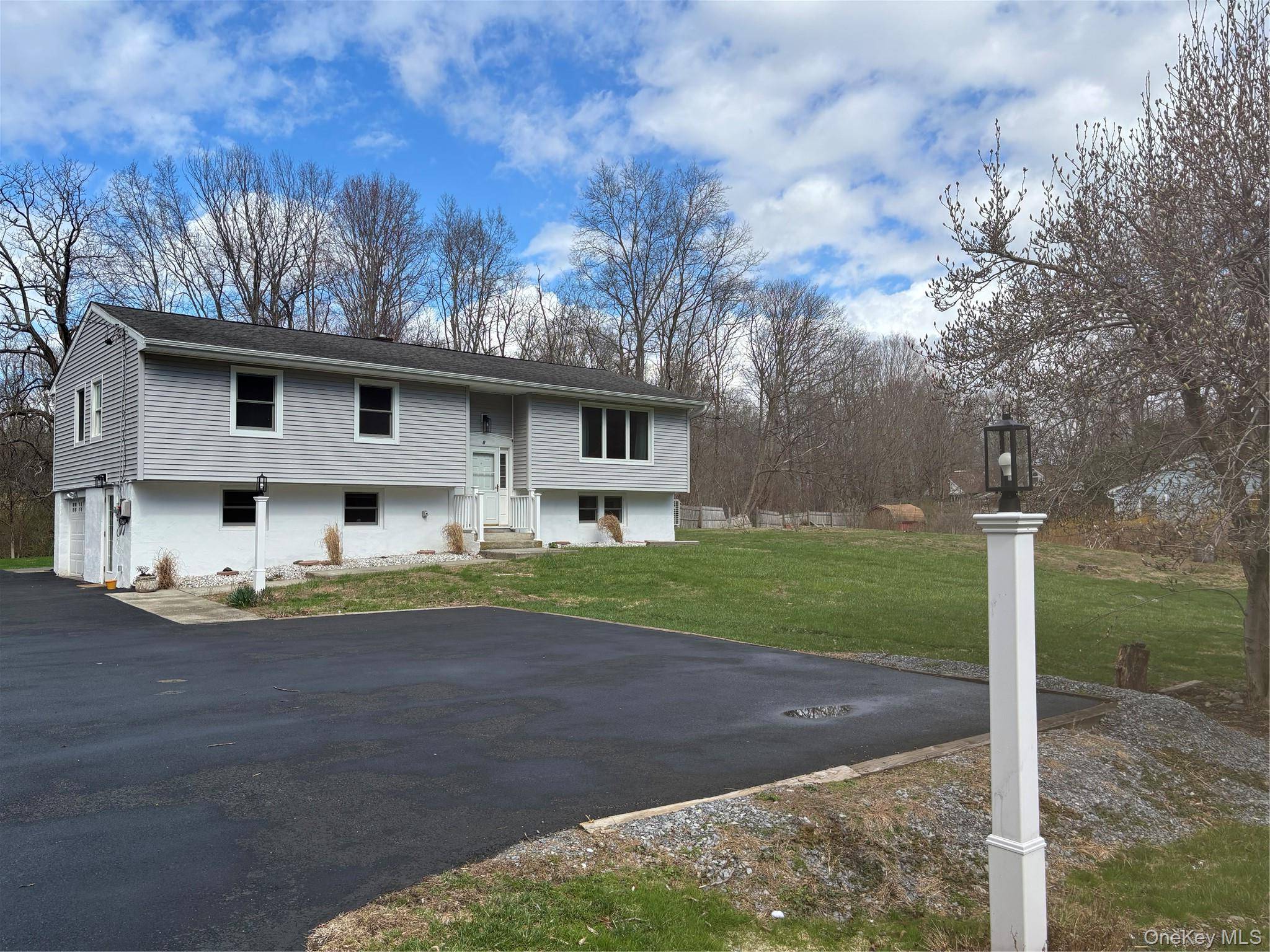 Casa de 4 Dormitorios en Venta en Millbrook - Nueva York - EE. UU. - 1