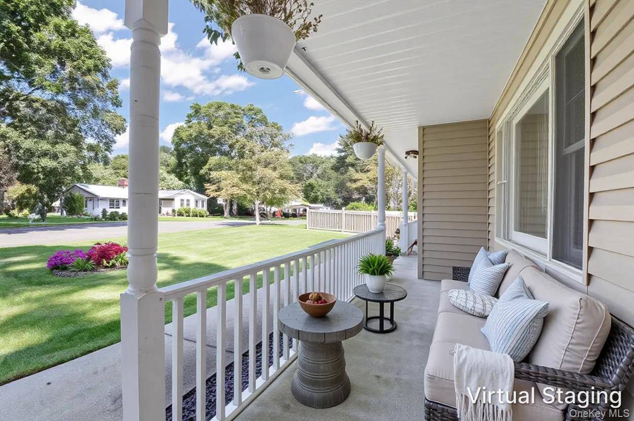 4 Bedroom Home for Sale in Miller Place - New York - USA - 3