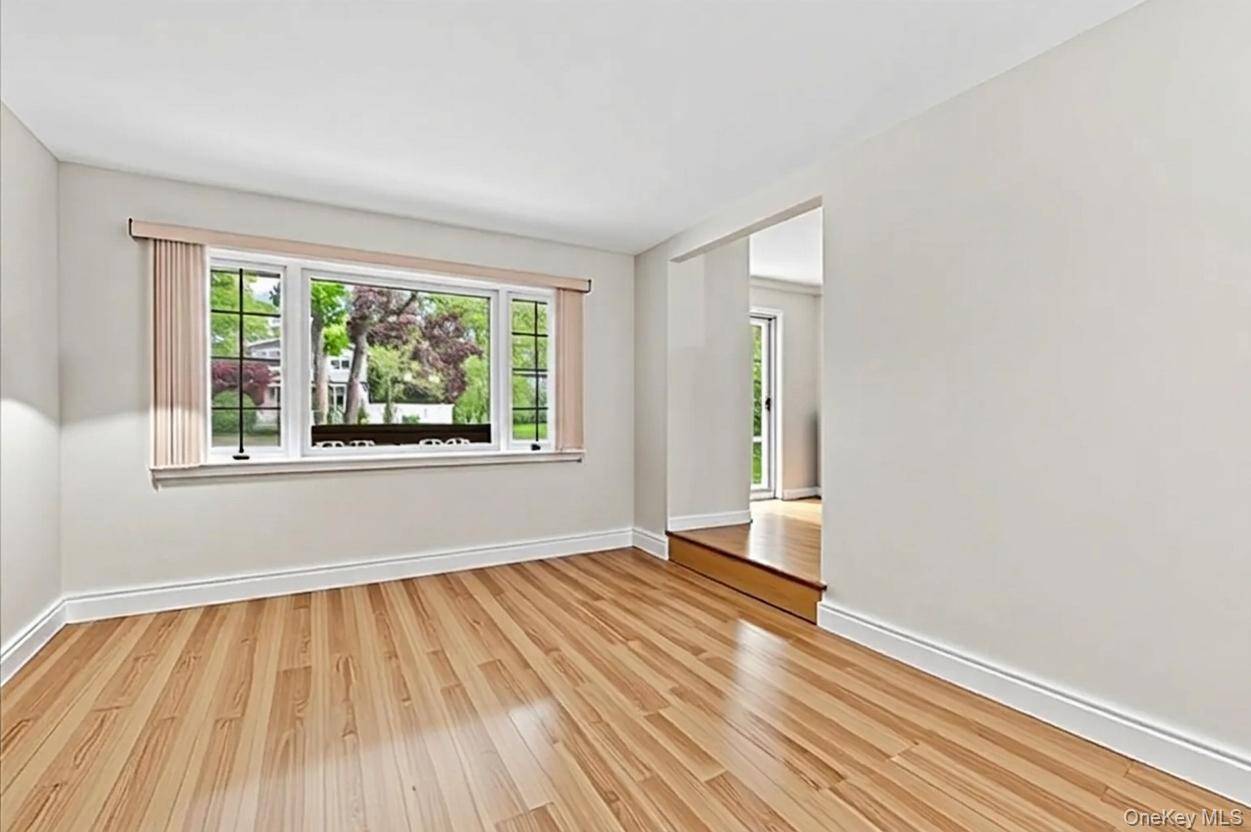 4 Bedroom Home for Sale in Miller Place - New York - USA - 5