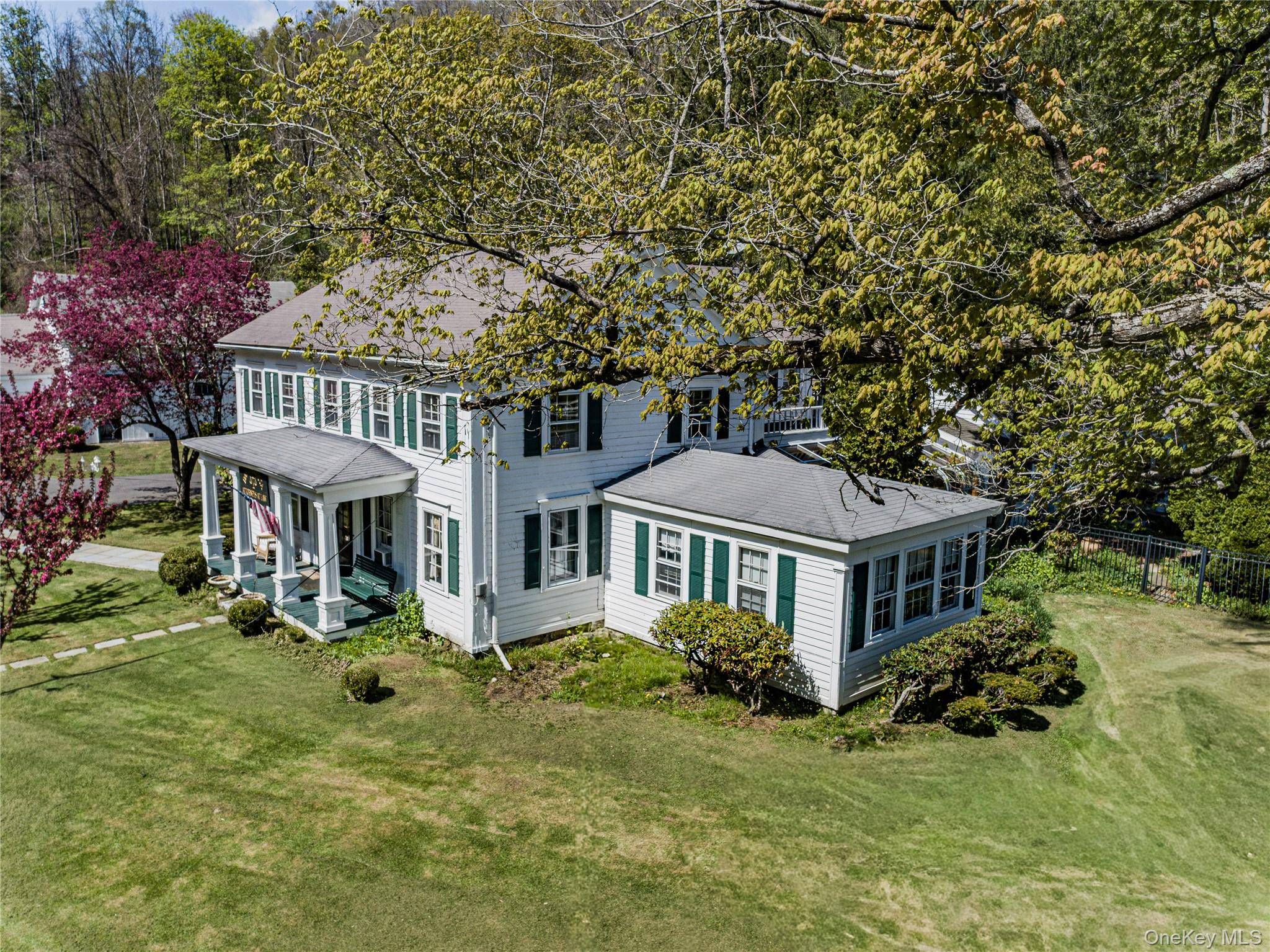 Casa de 4 Dormitorios en Venta en Millerton, Nueva York, EE. UU. - 1