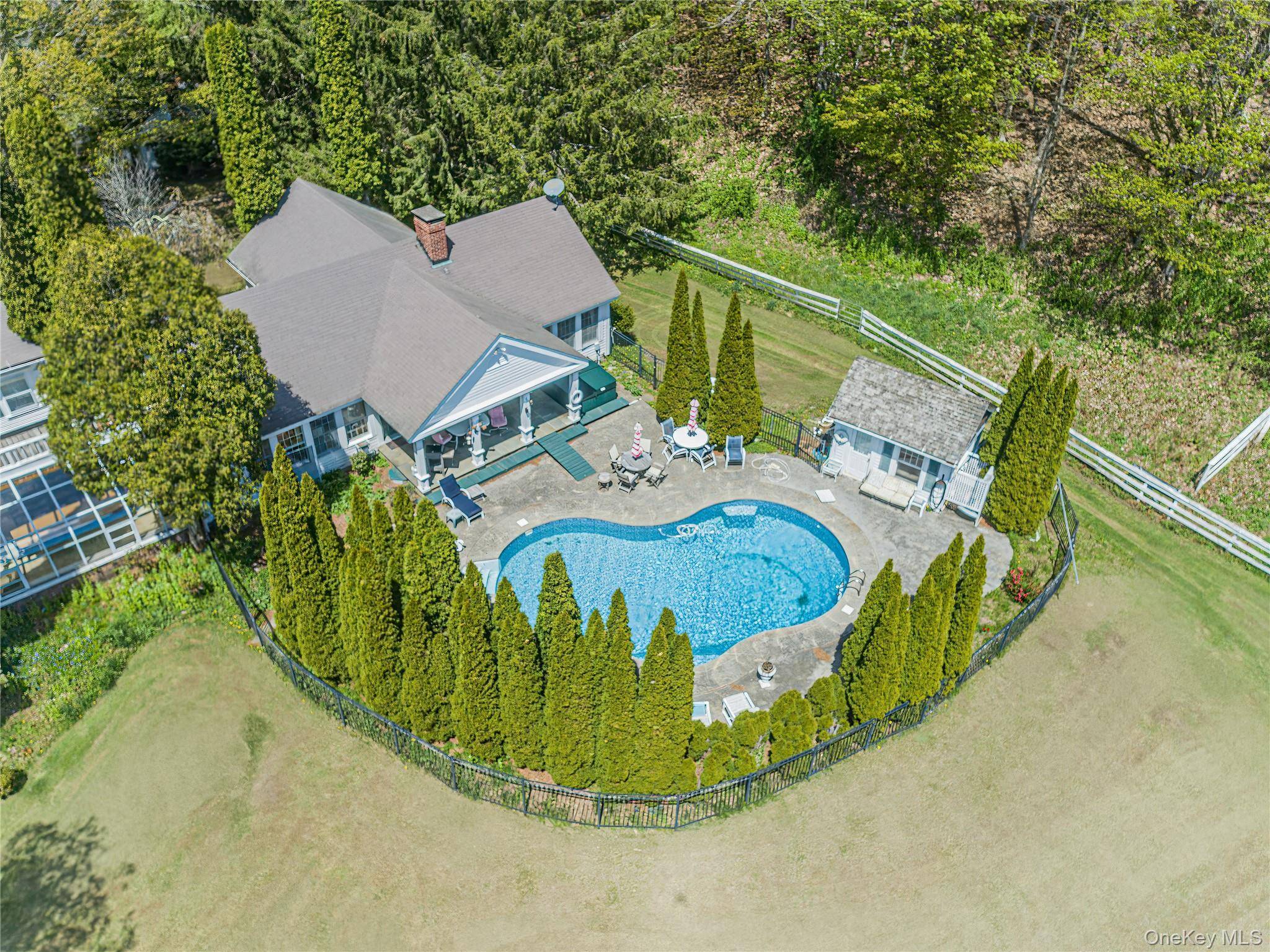 Casa de 4 Dormitorios en Venta en Millerton, Nueva York, EE. UU. - 3