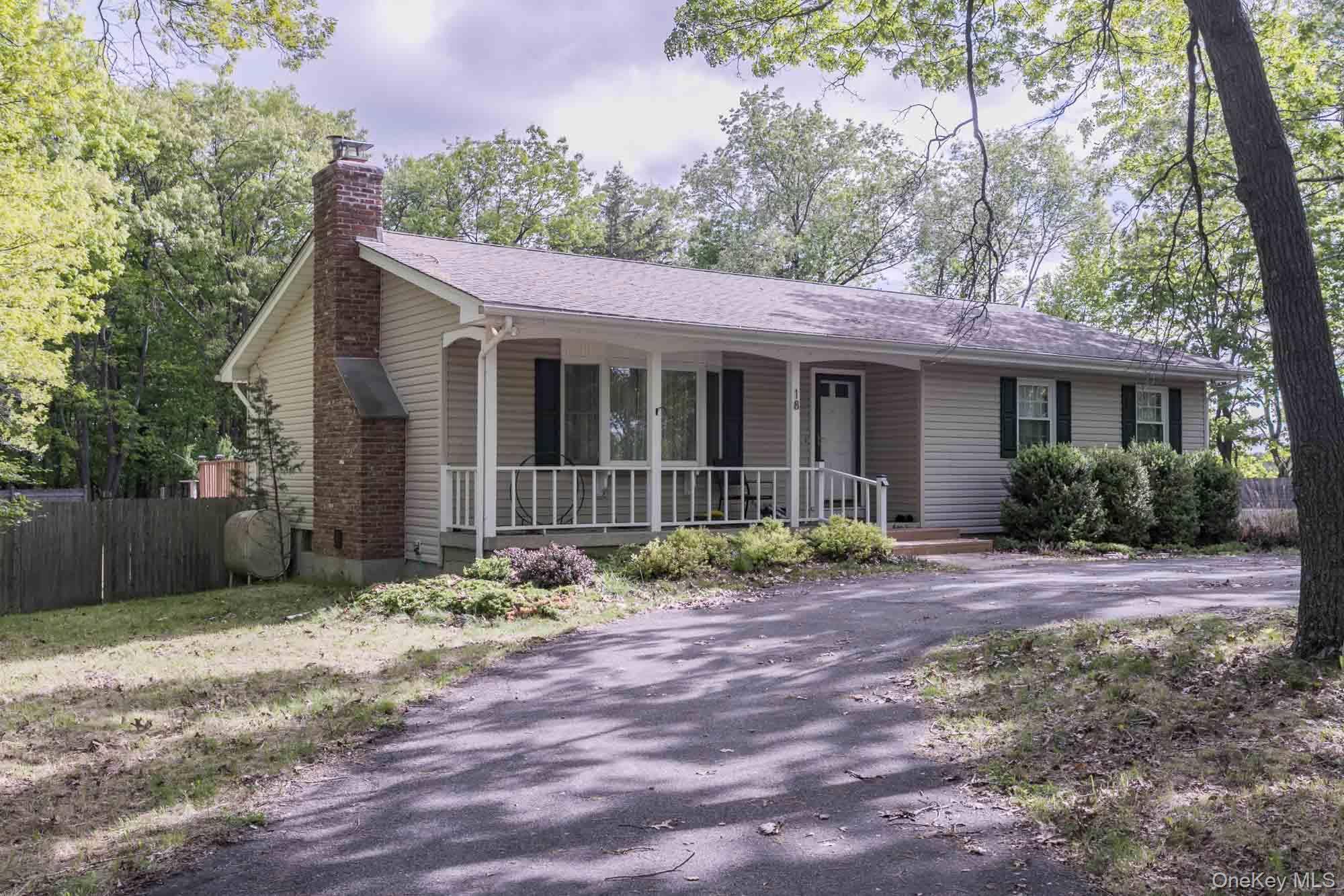 Casa de 4 Dormitorios en Venta en Monroe - Nueva York - EE. UU. - 1