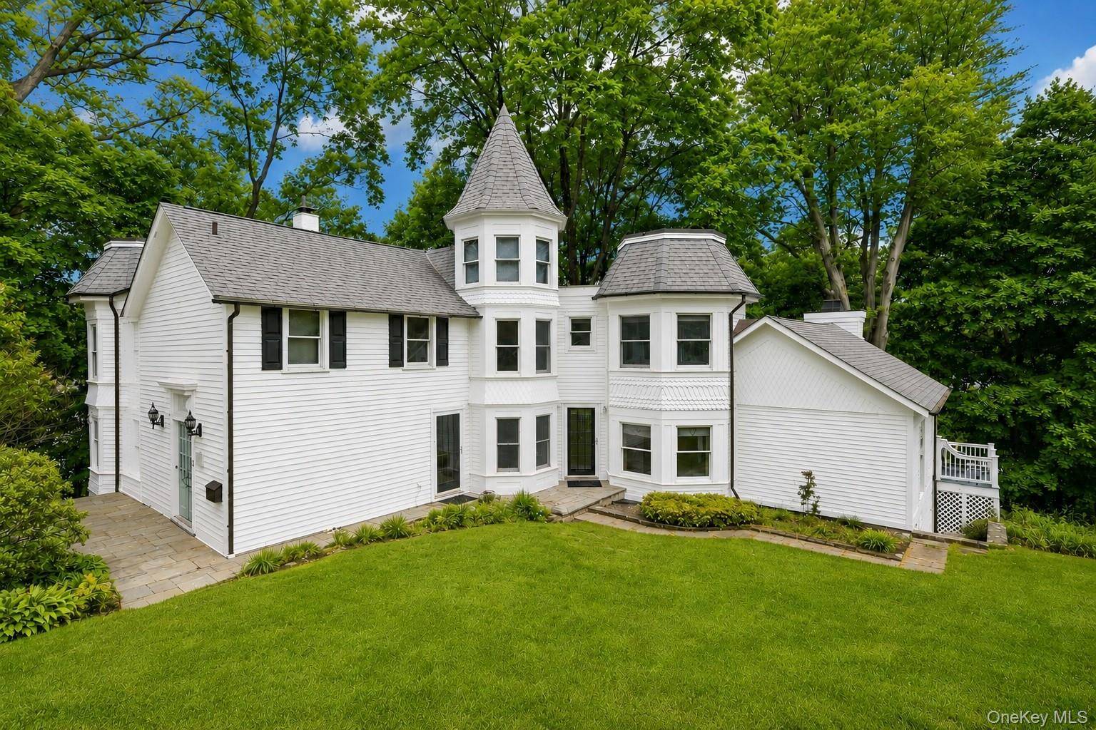 4 Bedroom Home for Sale in Mount Kisco - New York - USA - 1