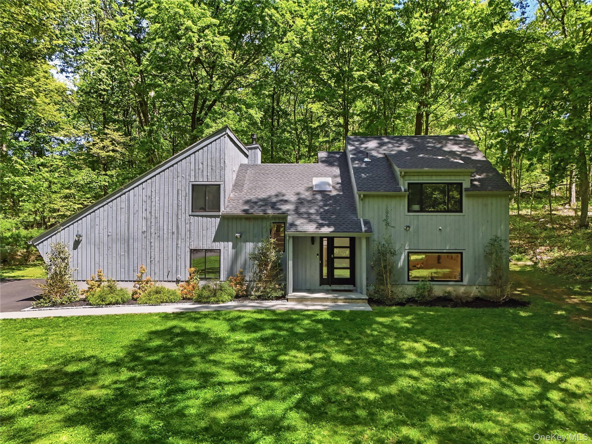 4 Bedroom Home for Sale in Mount Kisco - New York - USA - 1