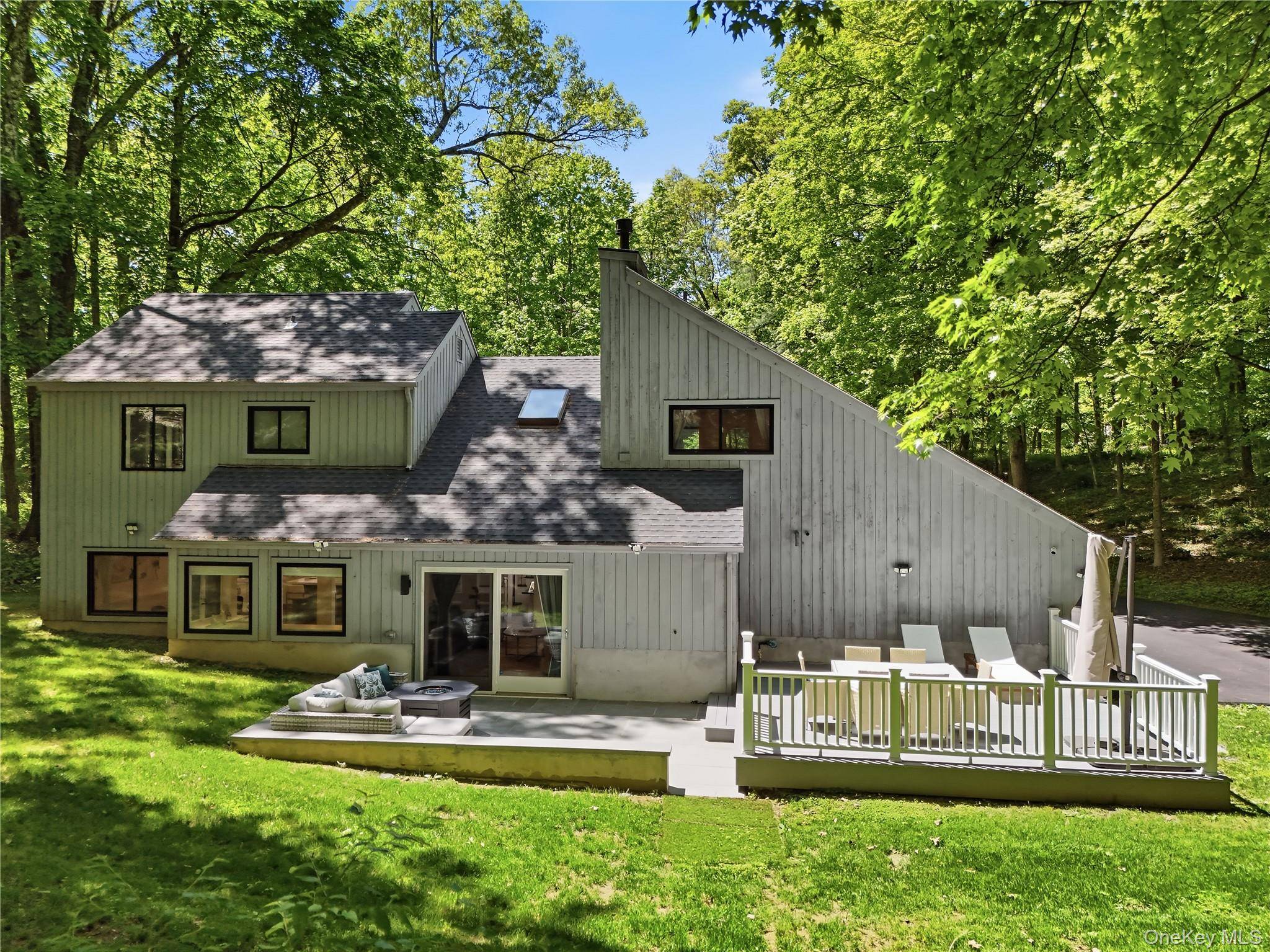 4 Bedroom Home for Sale in Mount Kisco - New York - USA - 2