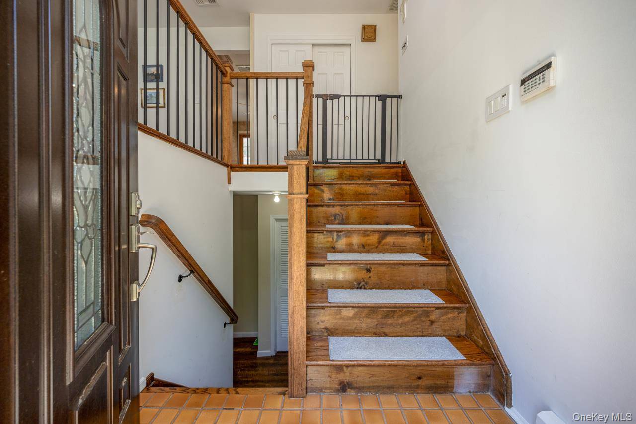 Casa com 4 Quartos à Venda em Nanuet - Nova Iorque - EUA - 3