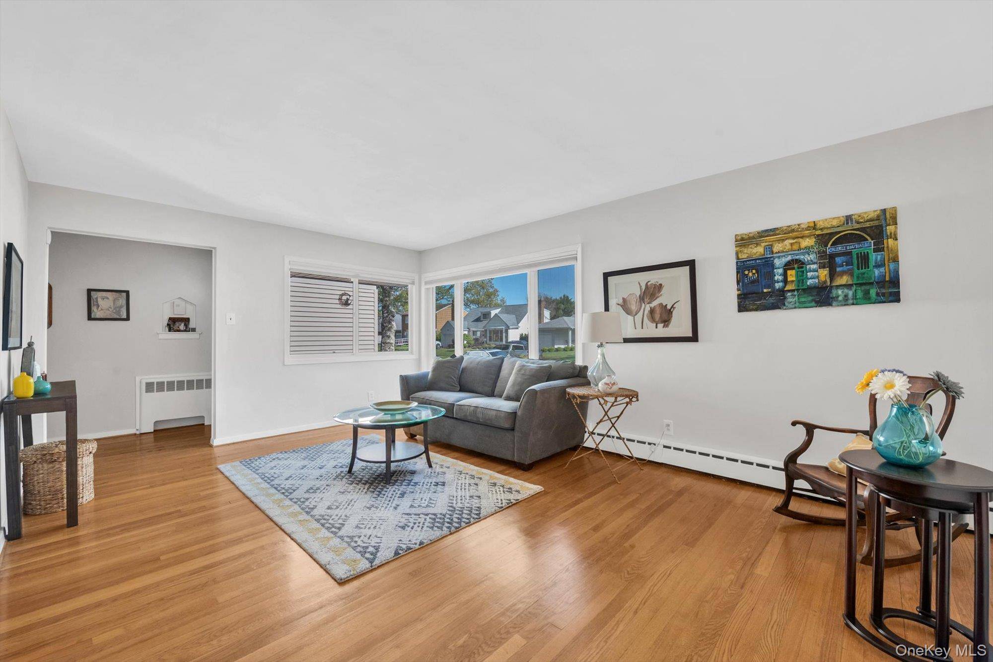 4 Bedroom Home for Sale in New Hyde Park - New York - USA - 5