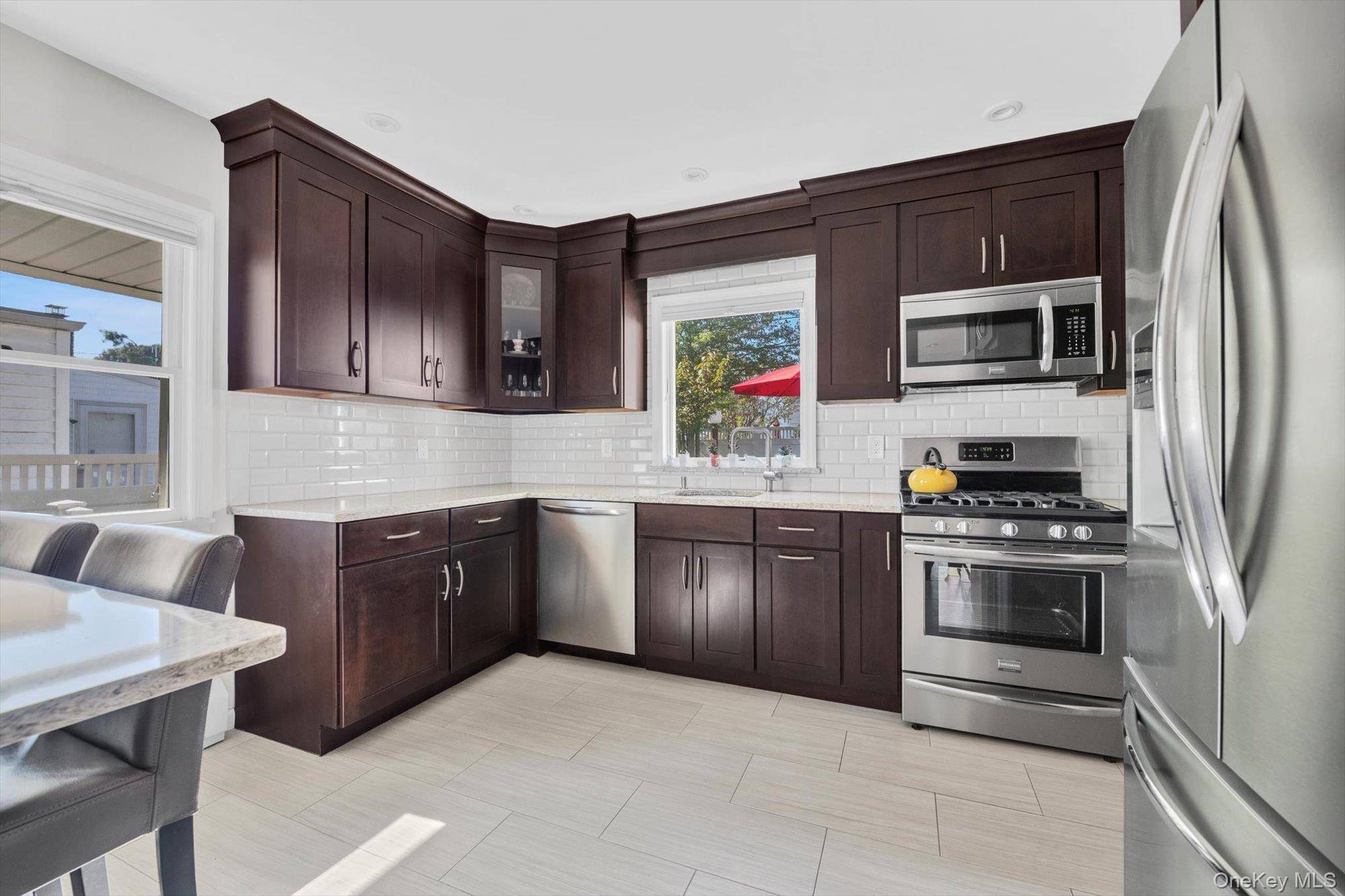 4 Bedroom Home for Sale in New Hyde Park - New York - USA - 8