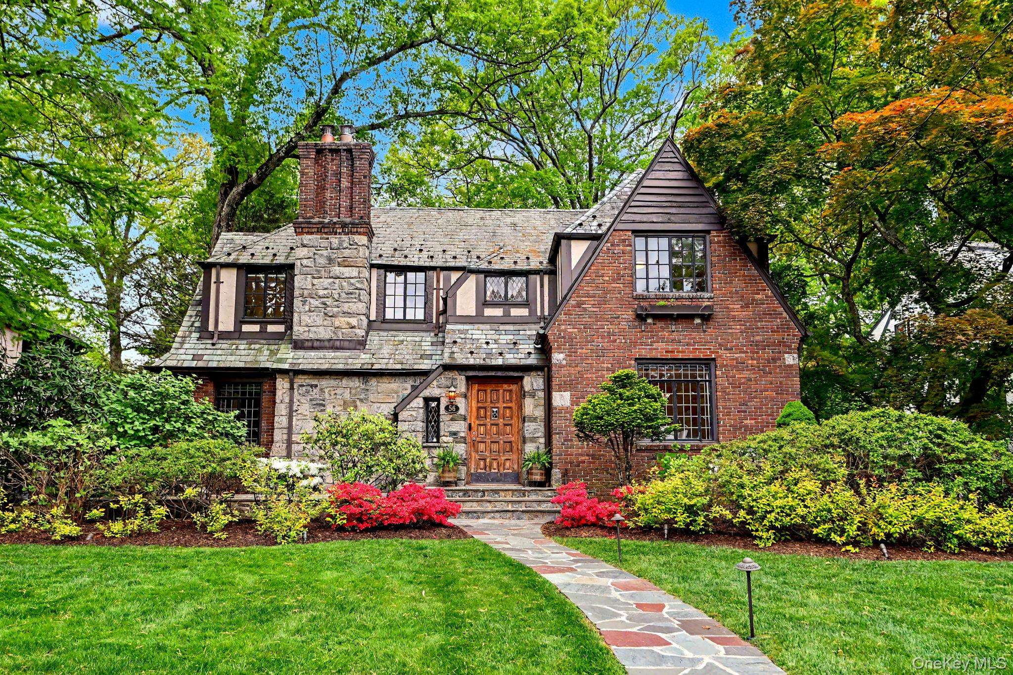 Casa com 4 Quartos à Venda em New Rochelle - Nova Iorque - EUA - 1