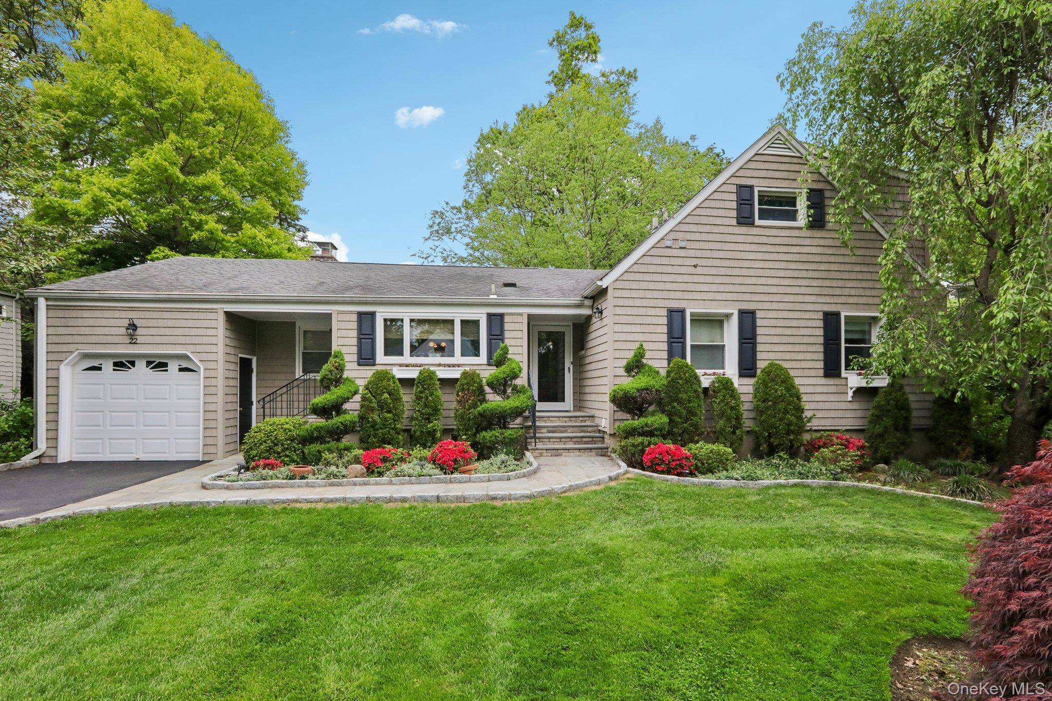 Casa com 4 Quartos à Venda em New Rochelle - Nova Iorque - EUA - 1