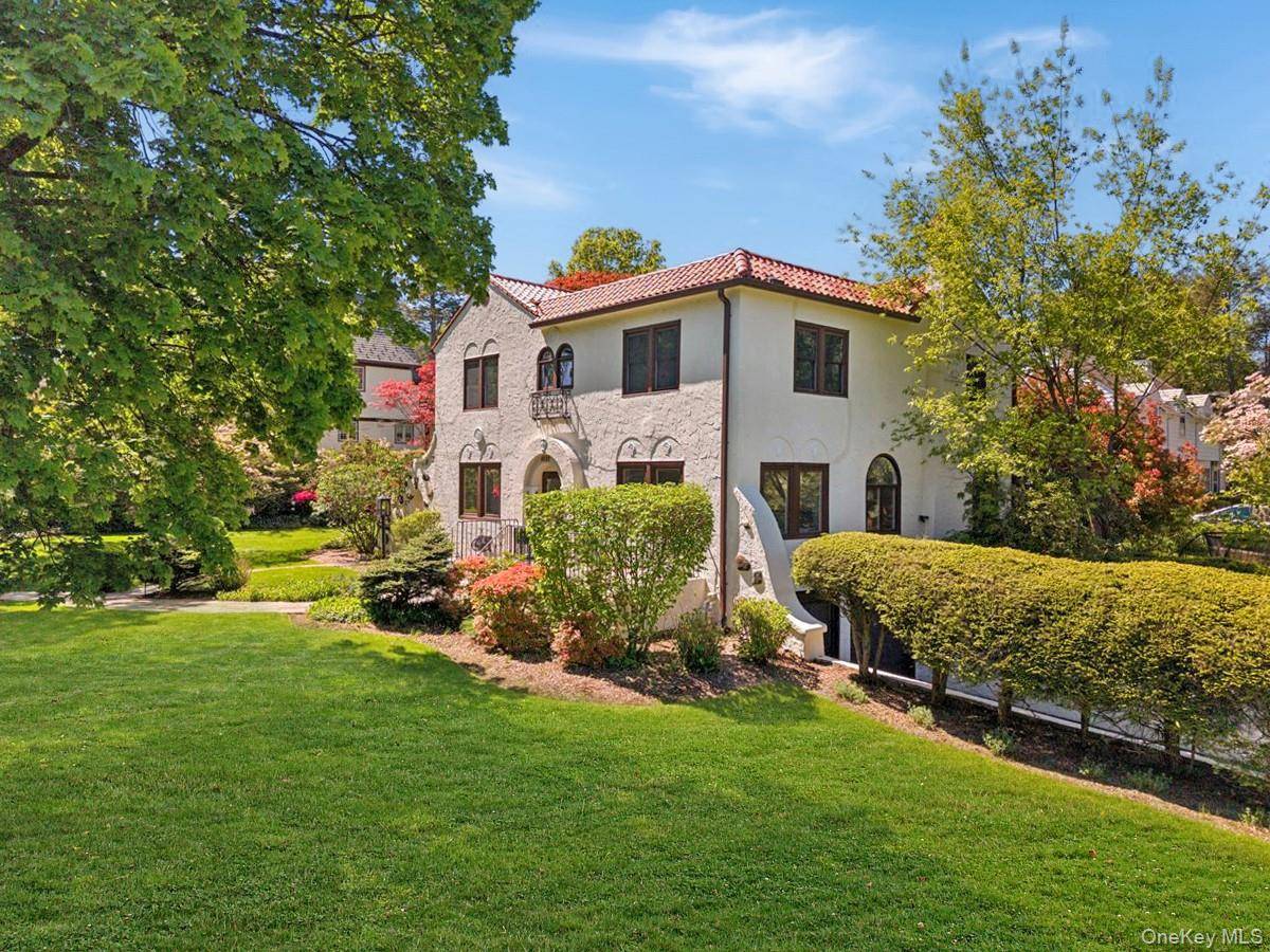 Casa de 4 Dormitorios en Venta en New Rochelle - Nueva York - EE. UU. - 2