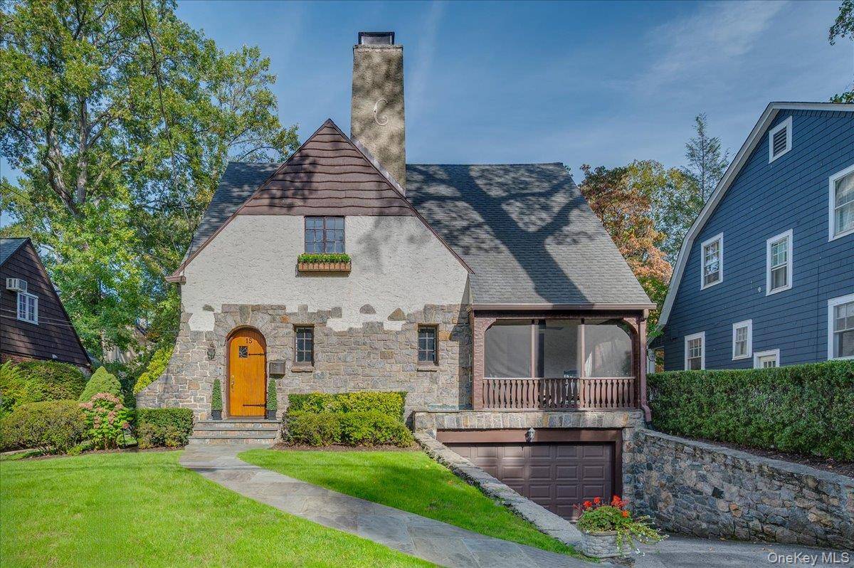 Casa de 4 Dormitorios en Venta en New Rochelle - Nueva York - EE. UU. - 1