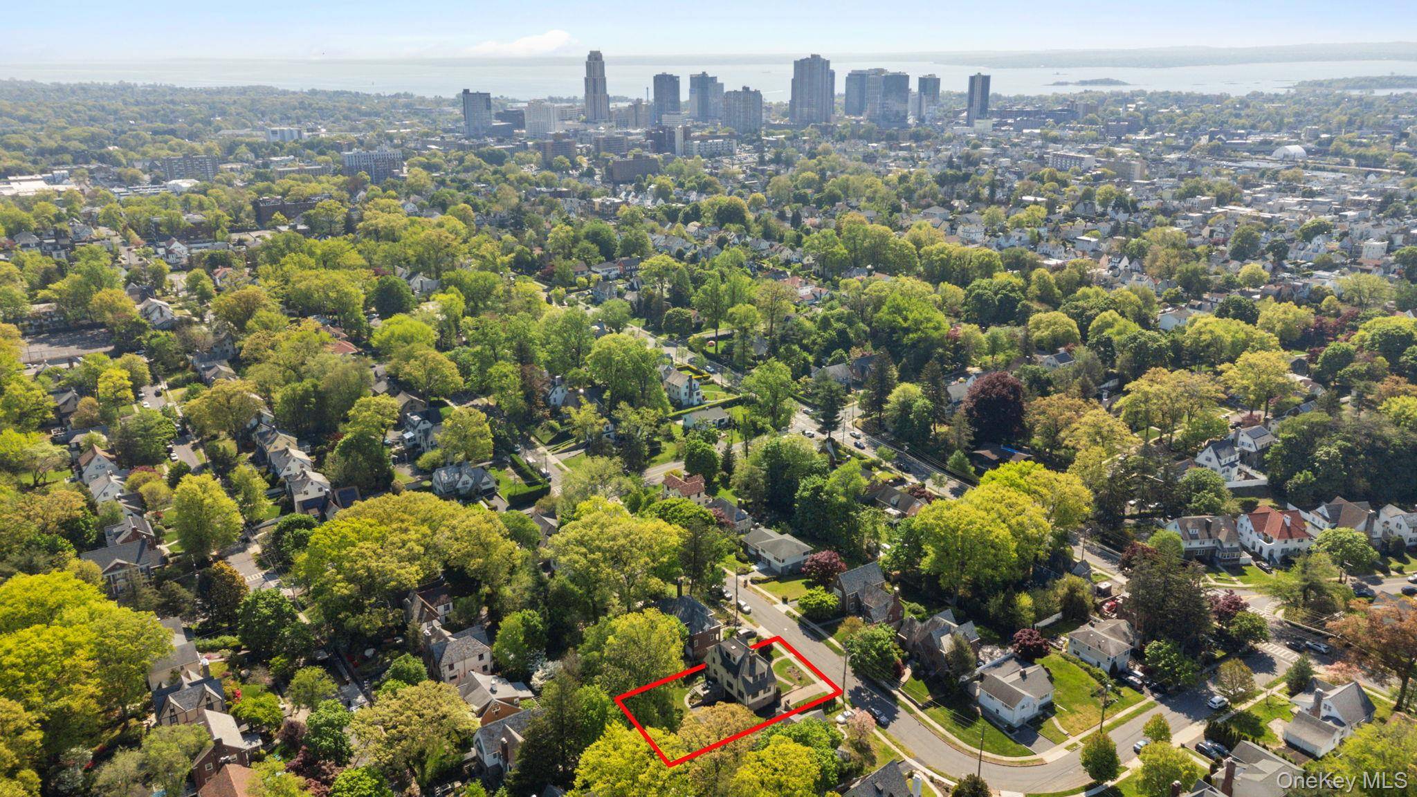 Casa de 4 Dormitorios en Venta en New Rochelle - Nueva York - EE. UU. - 2