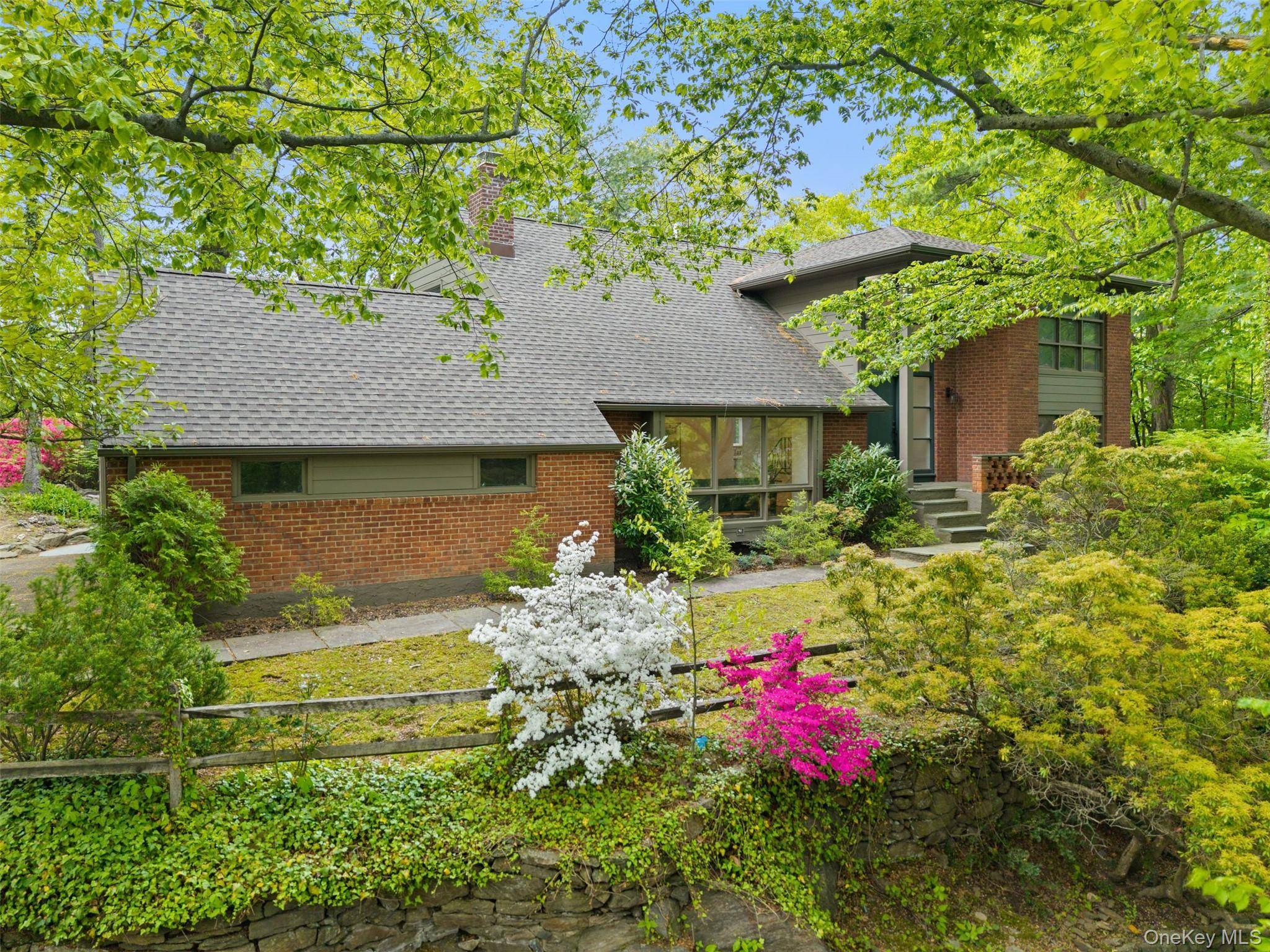 Casa de 4 Dormitorios en Venta en New Rochelle - Nueva York - EE. UU. - 1