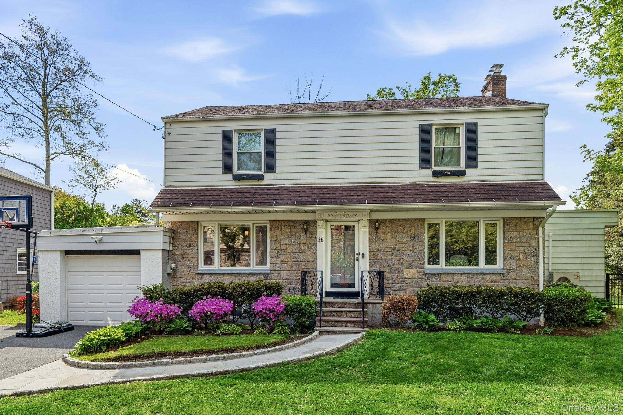 Casa com 4 Quartos à Venda em New Rochelle - Nova Iorque - EUA - 1