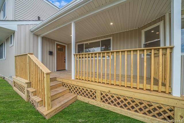 Casa de 4 Dormitorios en Venta en North Babylon, Nueva York, EE. UU. - 3