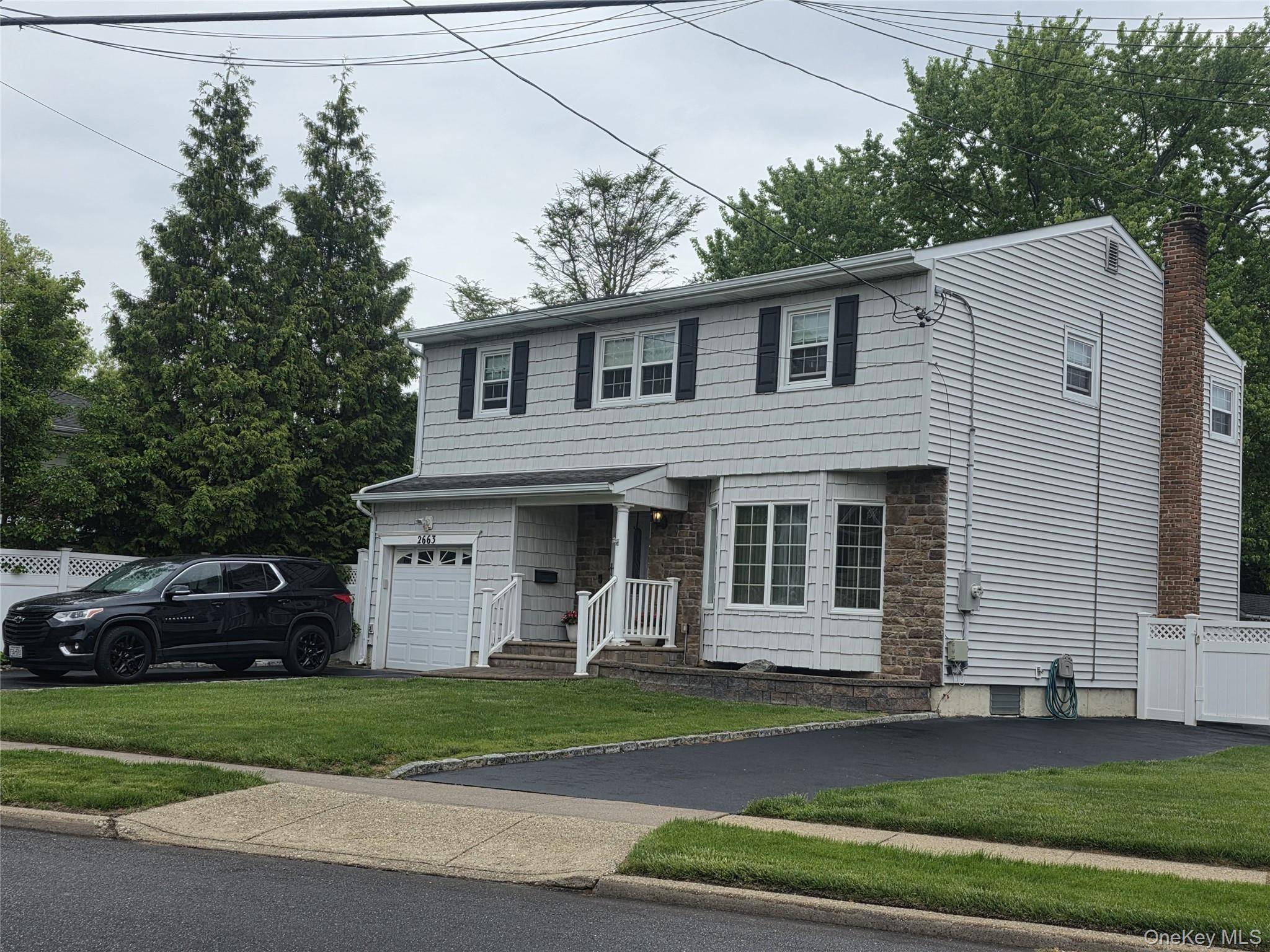 4 Bedroom Home for Sale in North Bellmore - New York - USA - 1