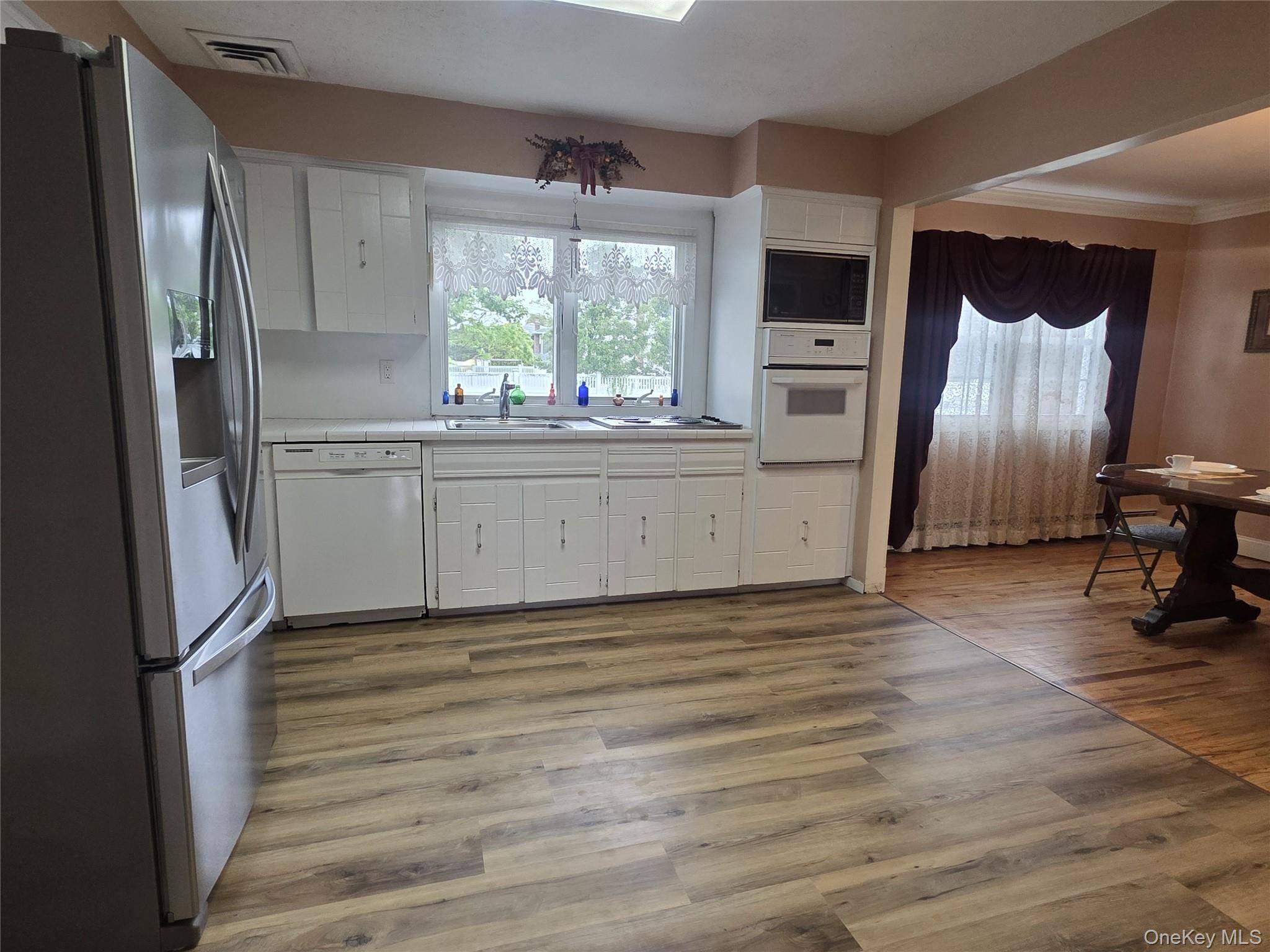 4 Bedroom Home for Sale in North Bellmore - New York - USA - 3