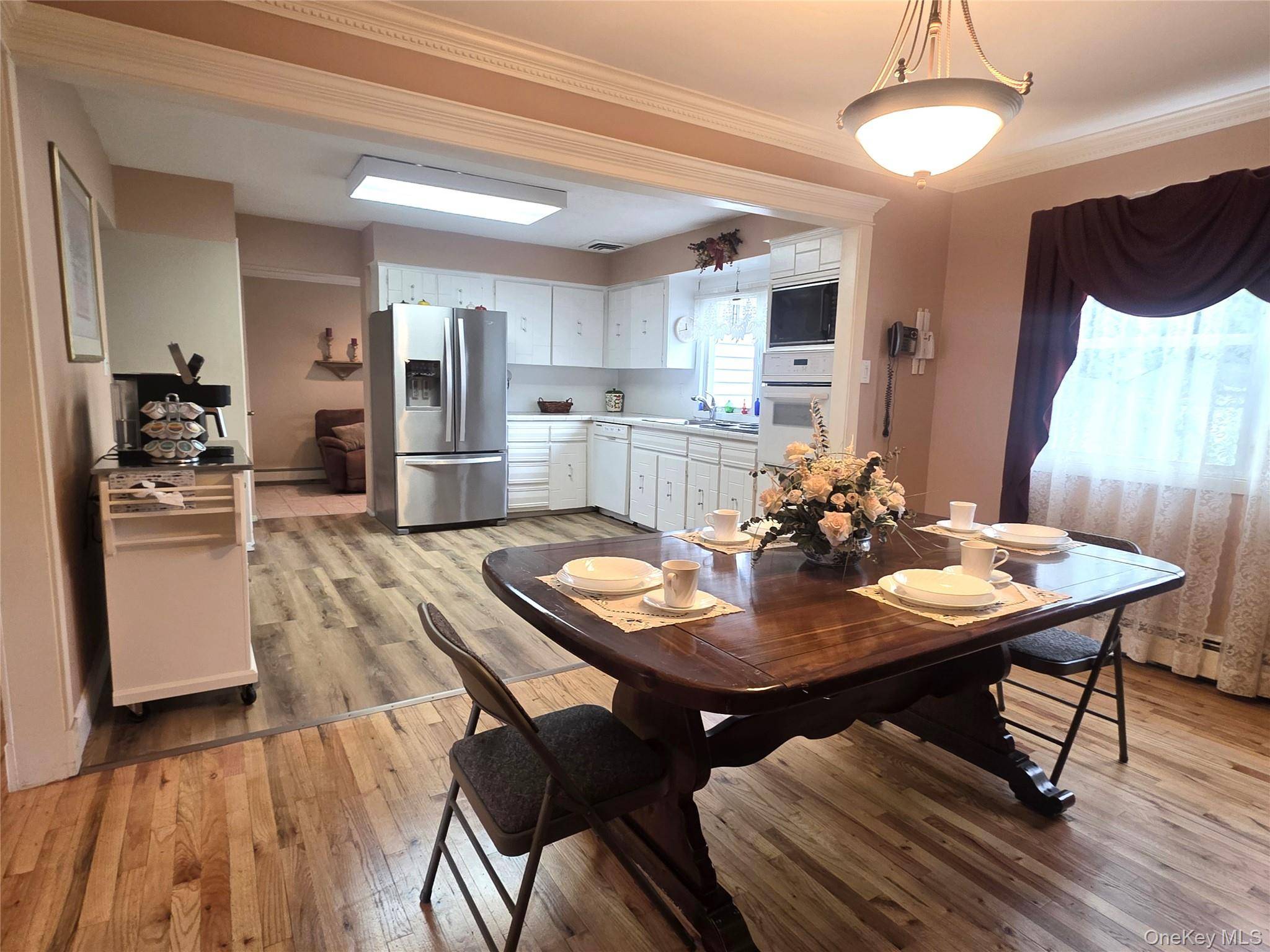 4 Bedroom Home for Sale in North Bellmore - New York - USA - 5