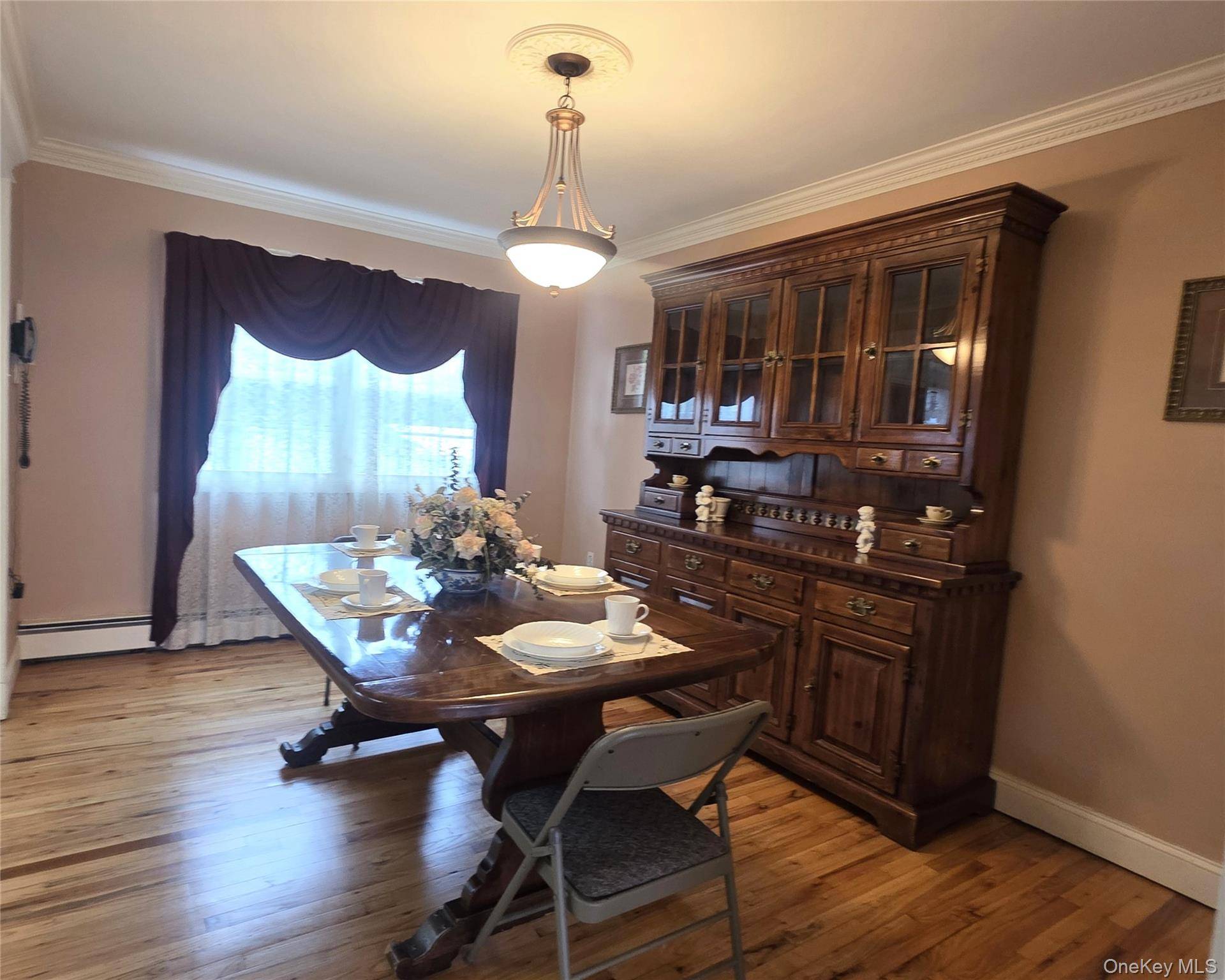 4 Bedroom Home for Sale in North Bellmore - New York - USA - 6