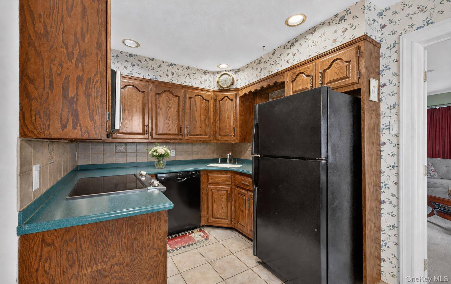 4-Bedroom House for Sale in North Merrick, New York, USA - 5